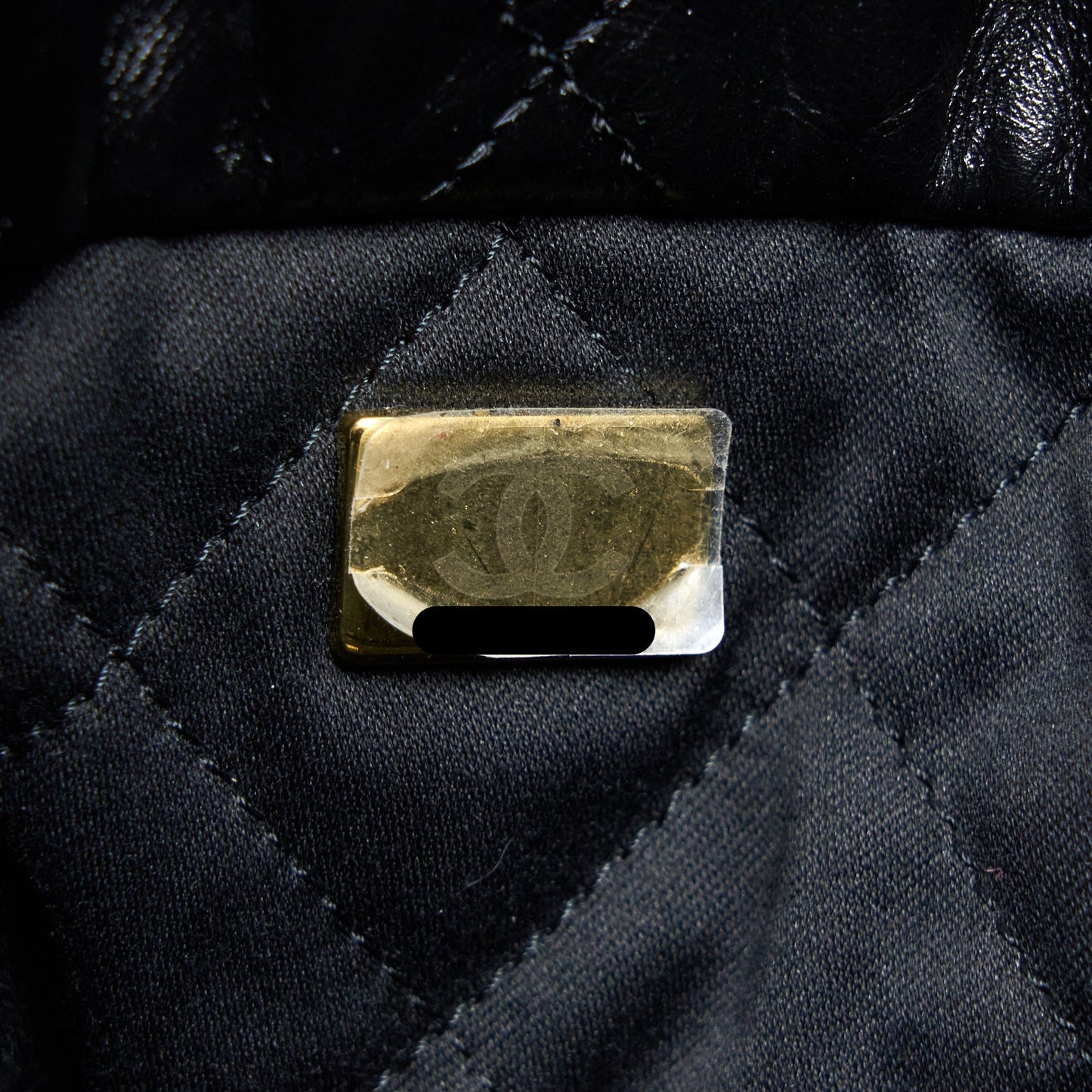 Chanel Medium 22 Bag Shiny Calfskin Black Brushed  (Microchip)