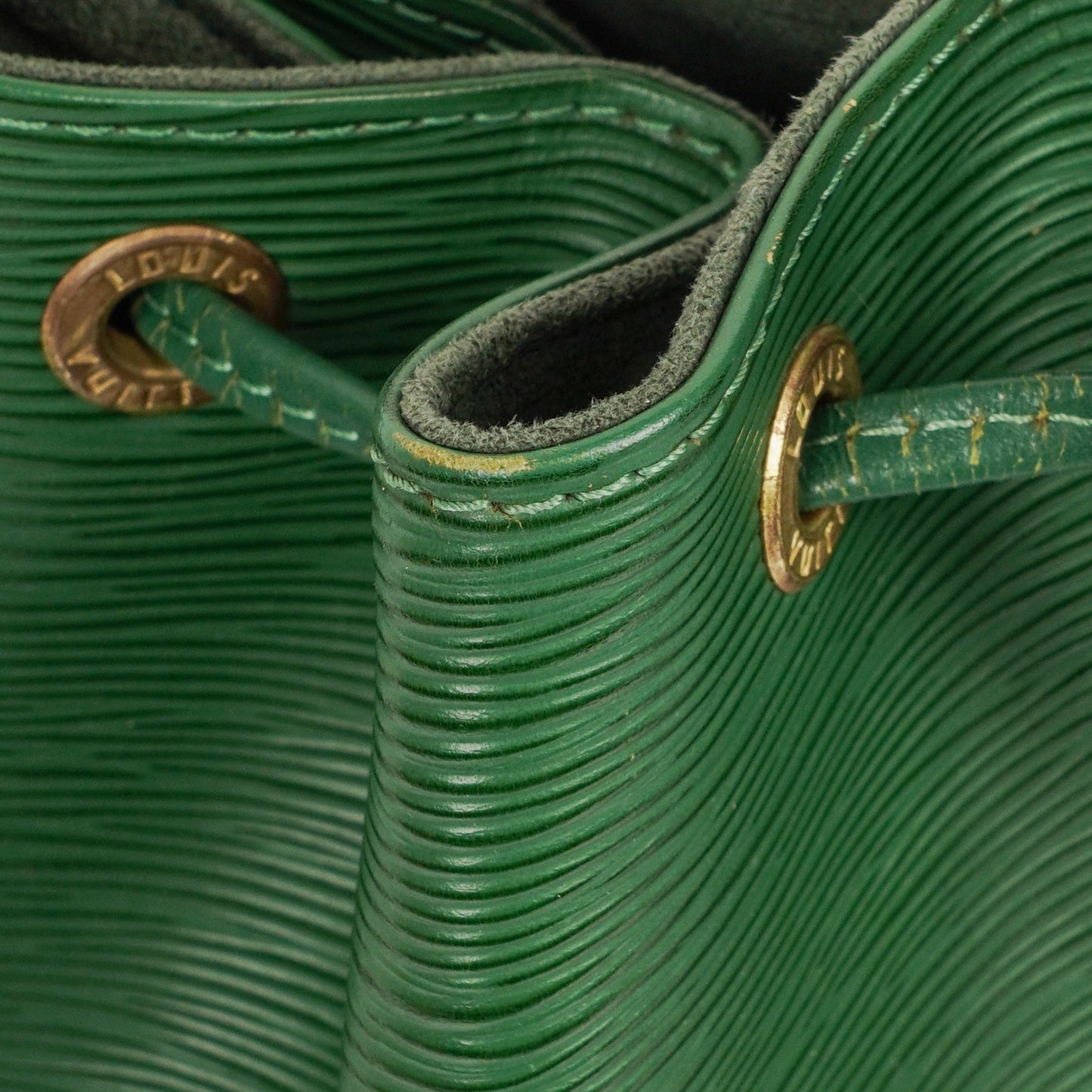 Louis Vuitton Noe Grande GM Green EPI Leather Shoulder Bag