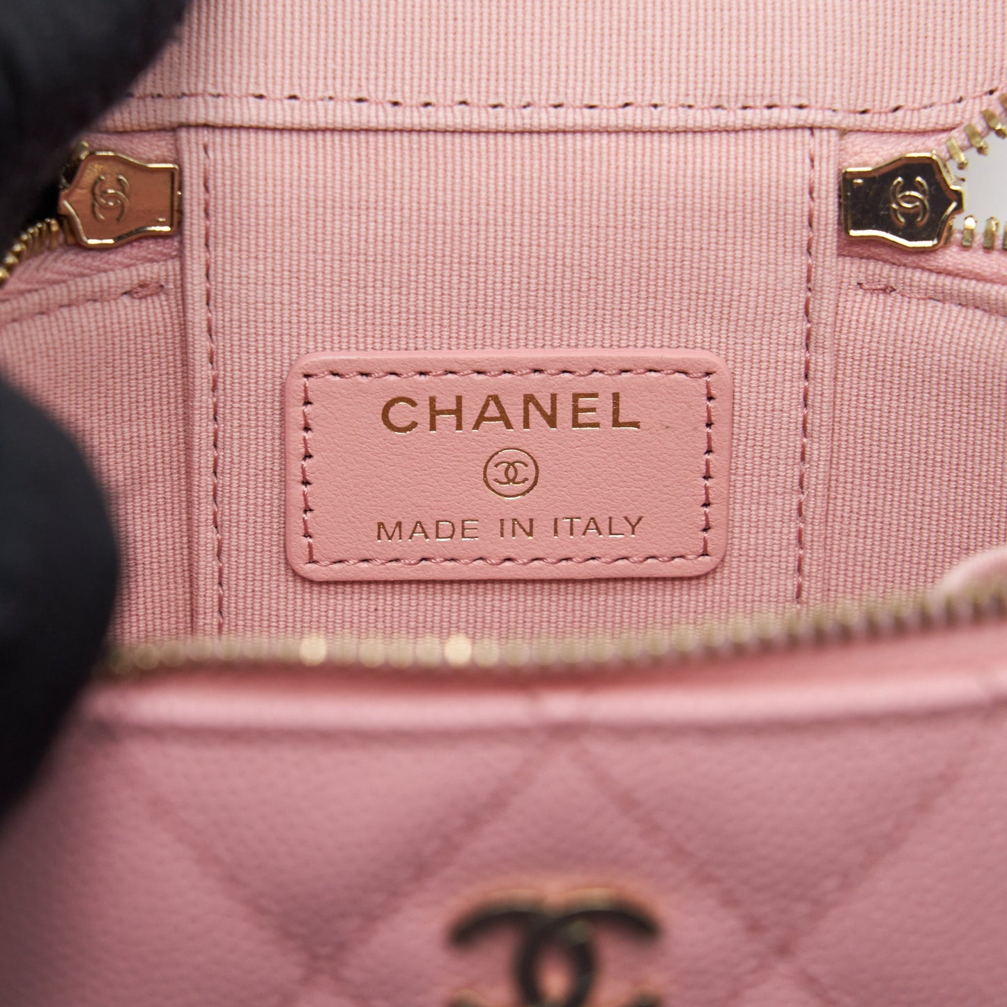 Chanel 22C Mini Vanity With Chain Caviar Pink L