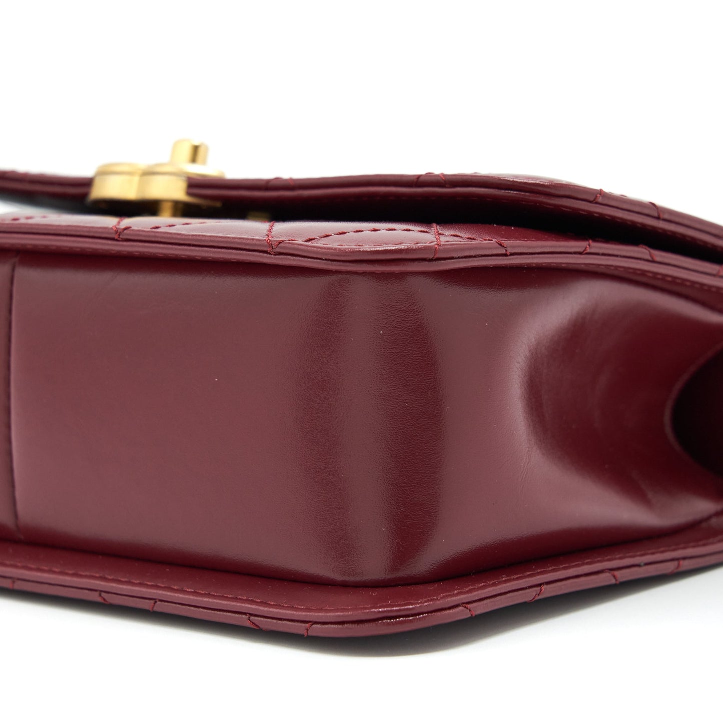 Chanel 21A Medium Gold Crush Flap Bag Calfskin NC635 Burgundy
