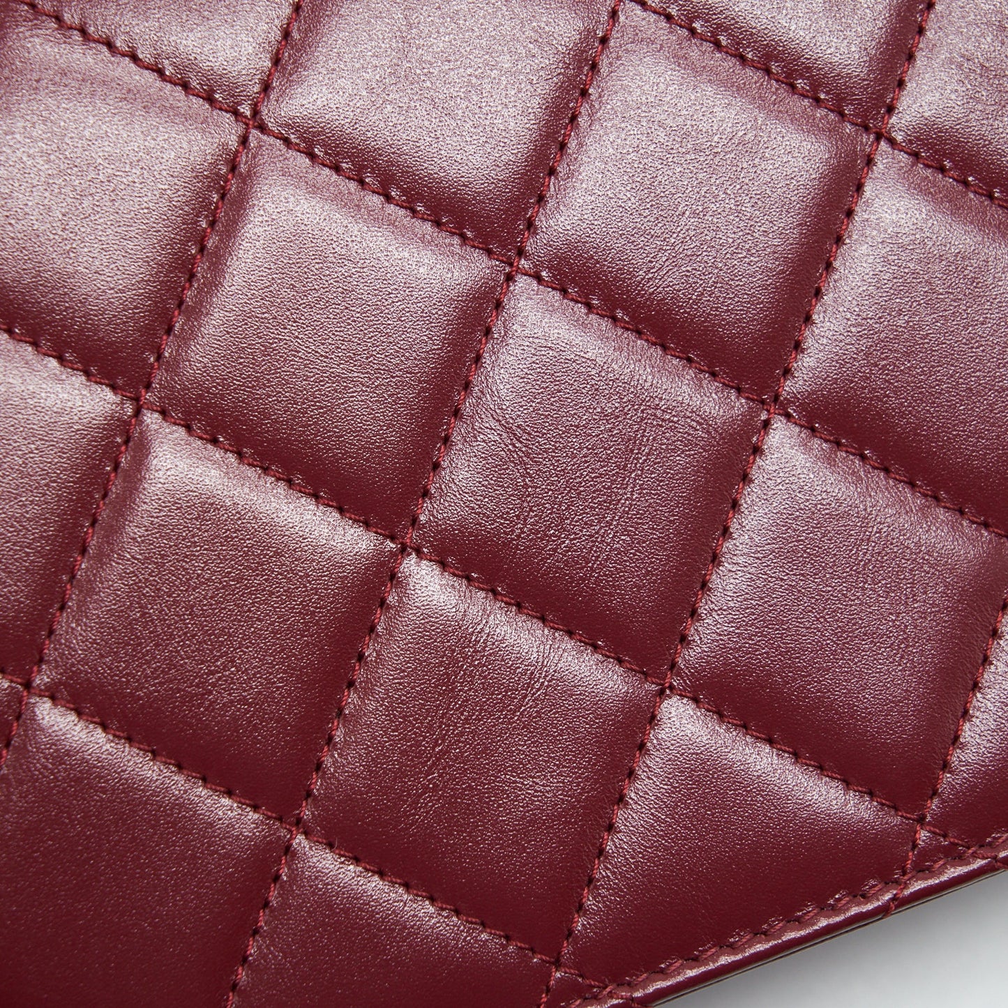 Chanel 21A Medium Gold Crush Flap Bag Calfskin NC635 Burgundy
