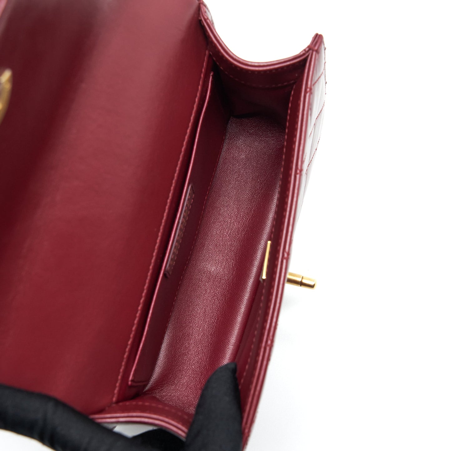 Chanel 21A Medium Gold Crush Flap Bag Calfskin NC635 Burgundy