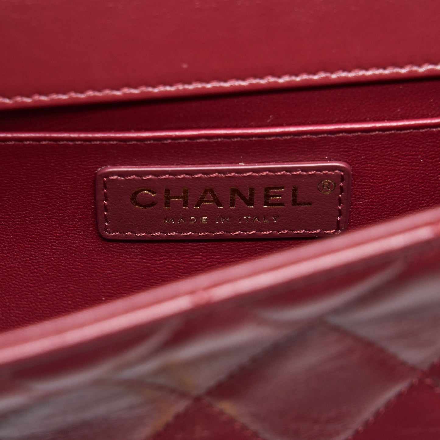 Chanel 21A Medium Gold Crush Flap Bag Calfskin NC635 Burgundy