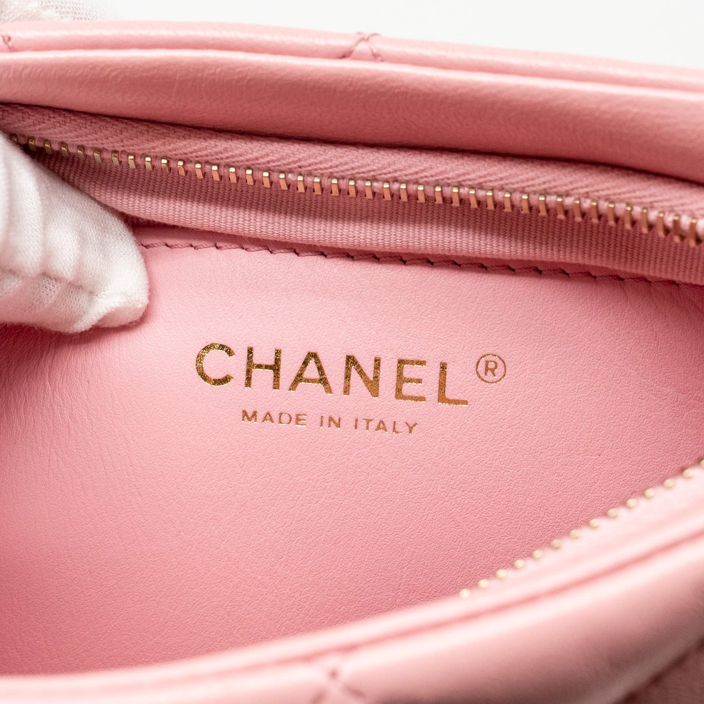 Chanel 22k Hobo Shoulder Bag with Logo Chain Lambskin Pink  (microchip)