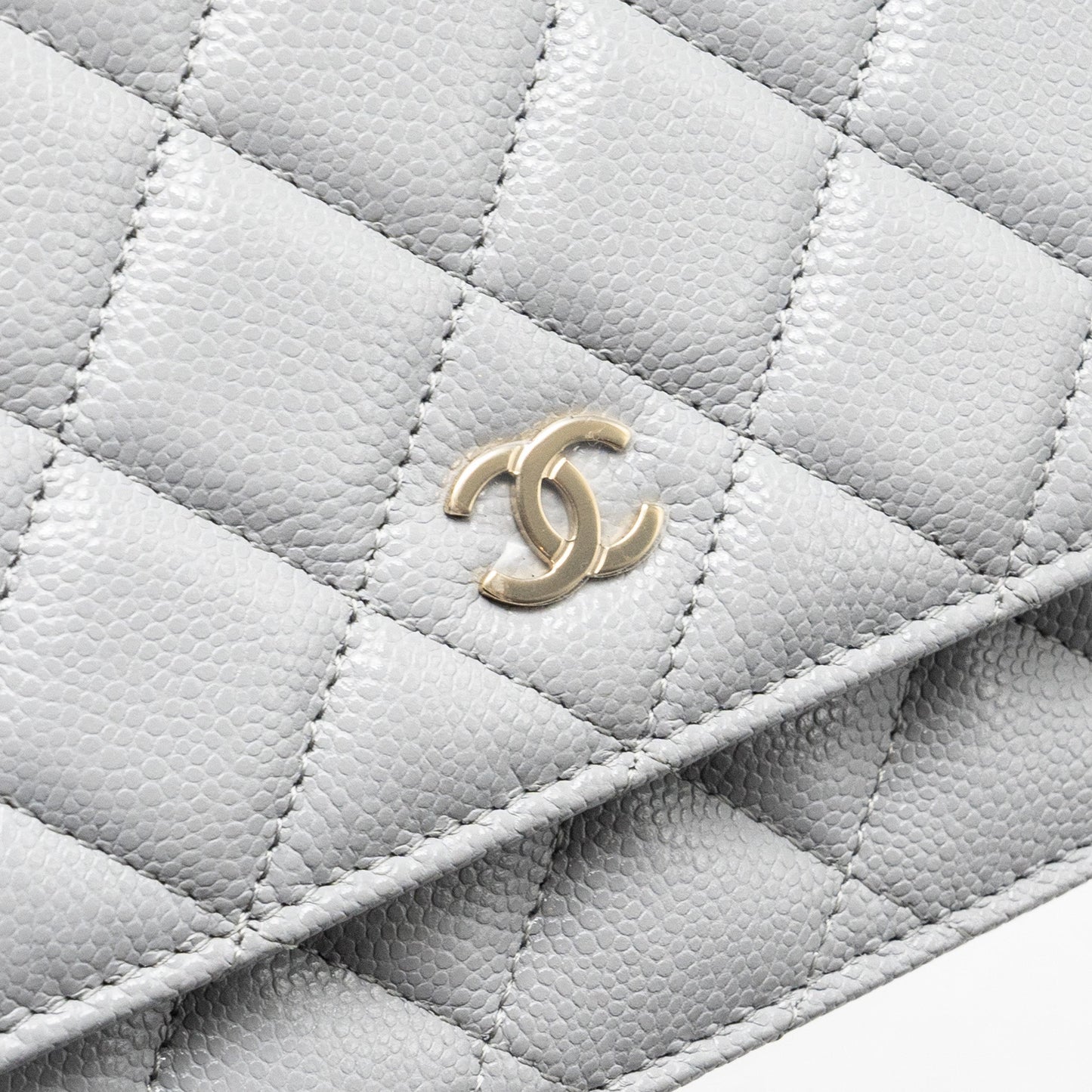 CHANEL Classic Wallet On Chain Caviar Light Grey L (Microchip)