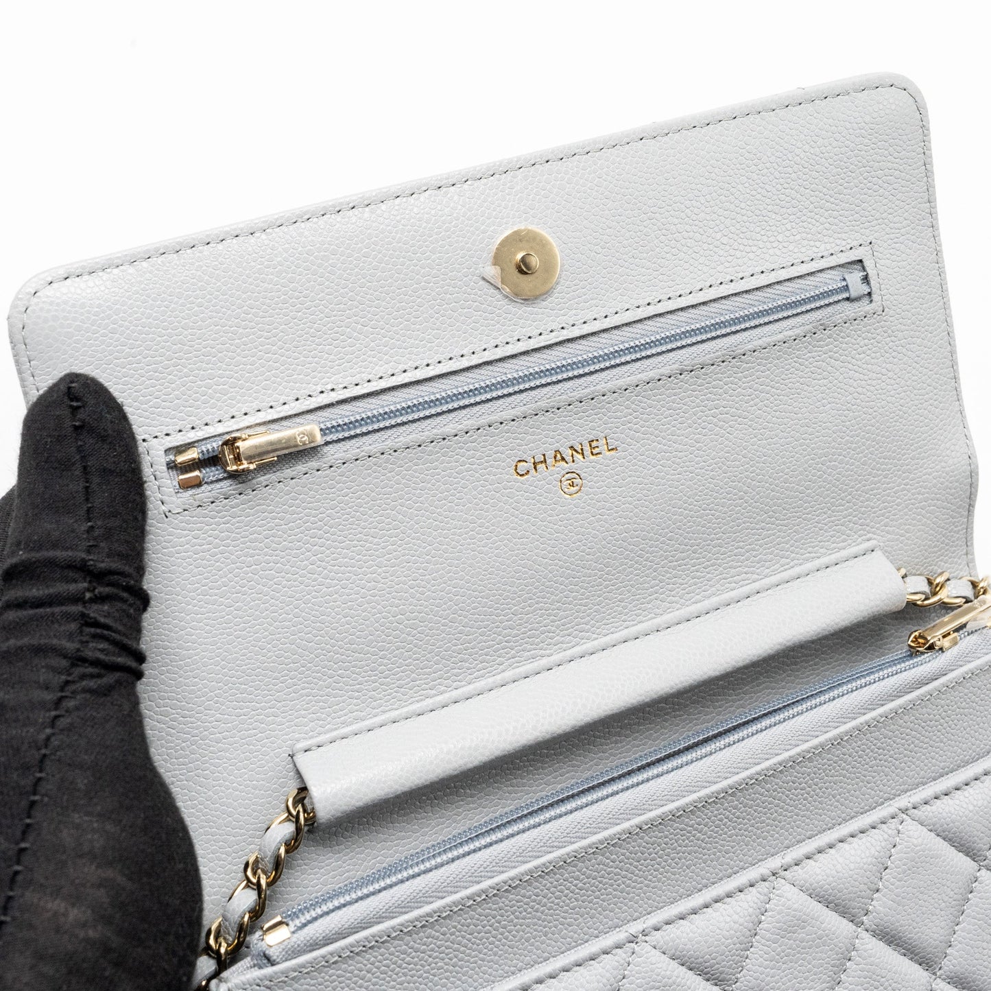 CHANEL Classic Wallet On Chain Caviar Light Grey L (Microchip)