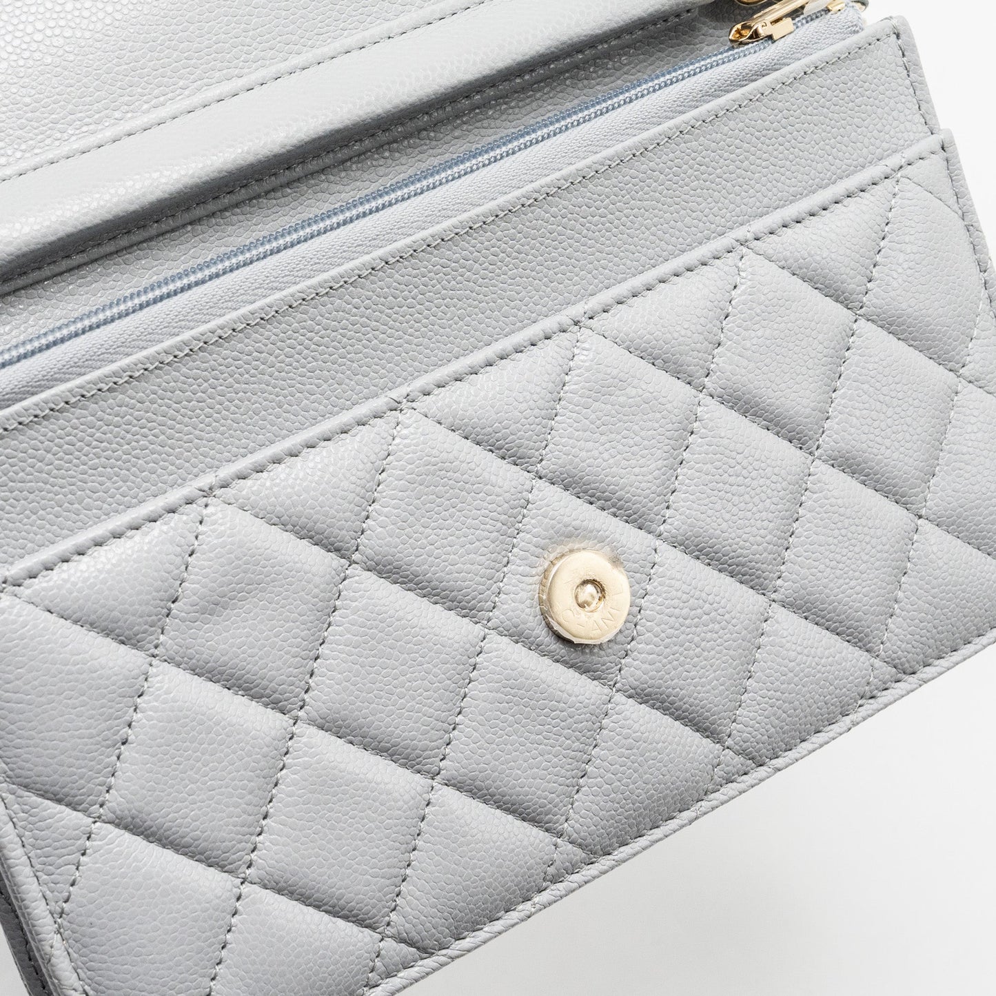 CHANEL Classic Wallet On Chain Caviar Light Grey L (Microchip)