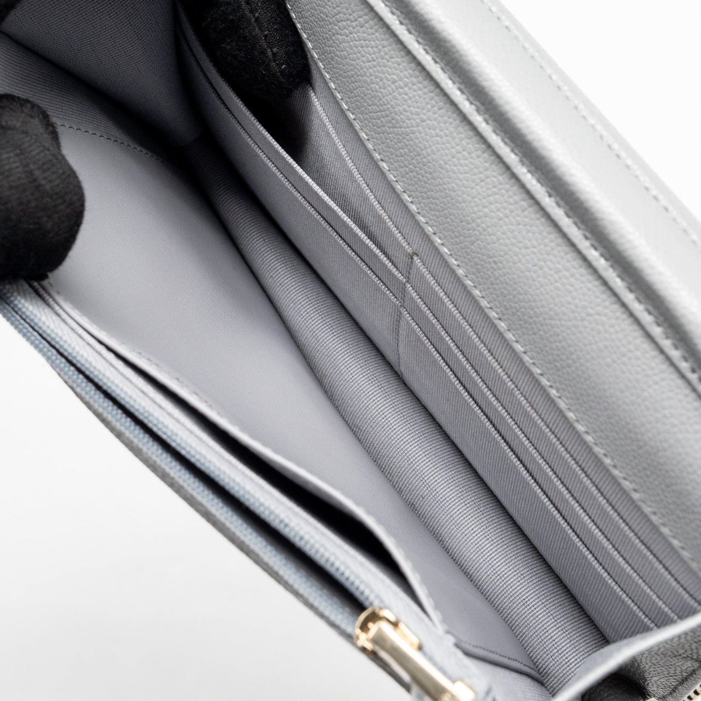 CHANEL Classic Wallet On Chain Caviar Light Grey L (Microchip)