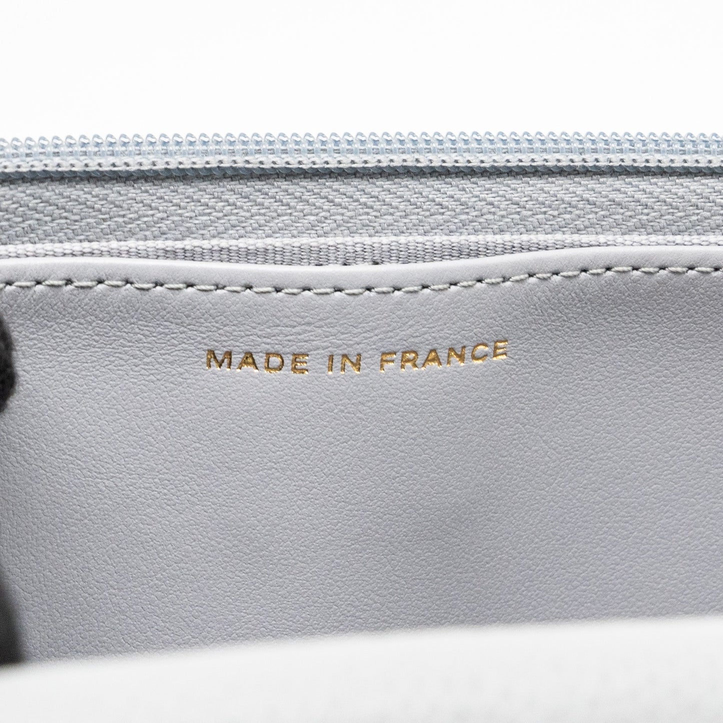 CHANEL Classic Wallet On Chain Caviar Light Grey L (Microchip)