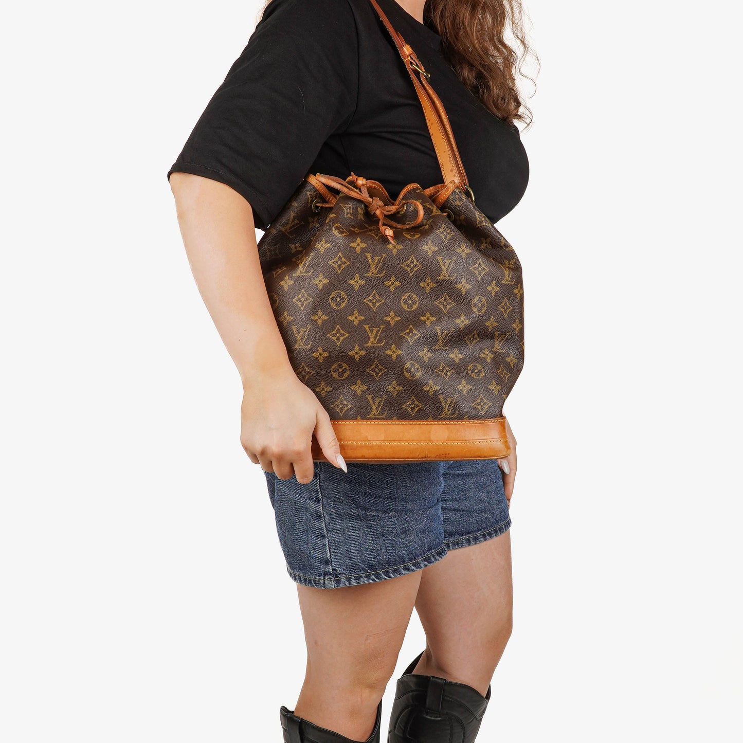 Louis Vuitton Noe Grande GM Monogram Canvas Shoulder Bag