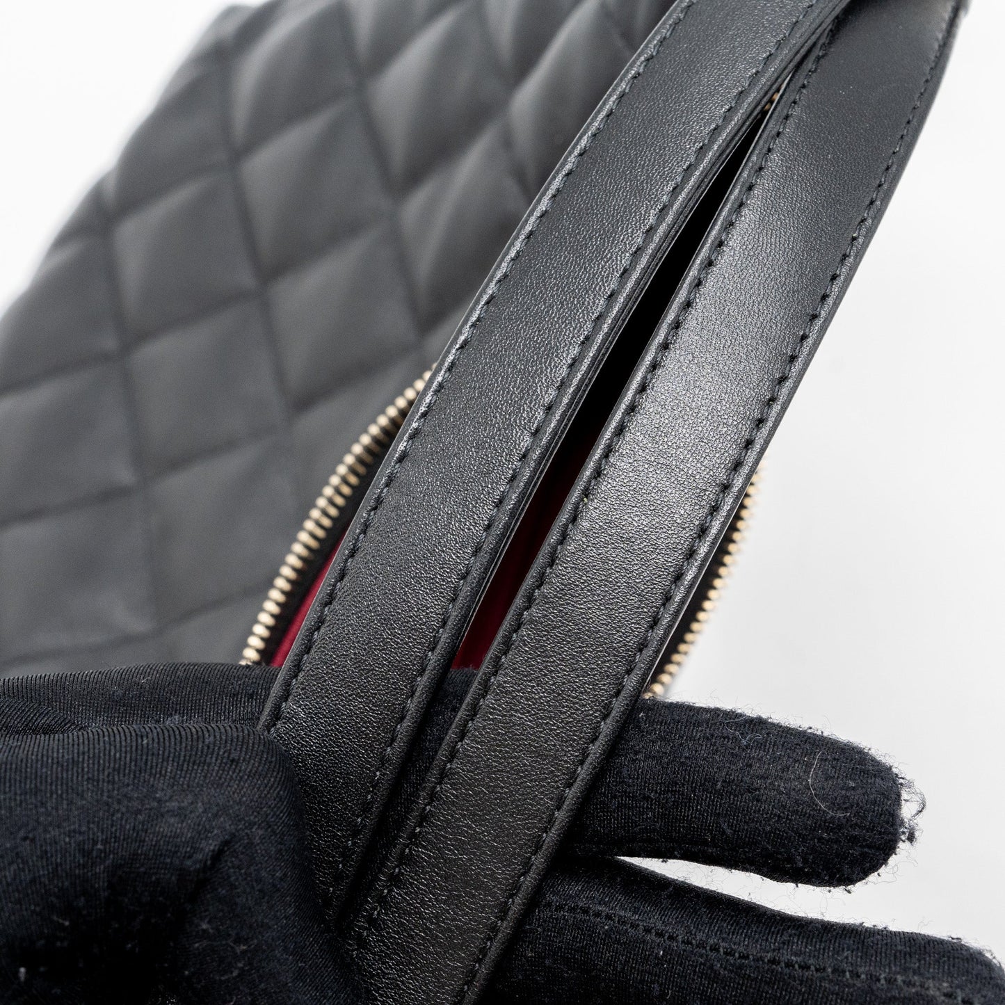Chanel 22B hobo bag lambskin black  (microchip)
