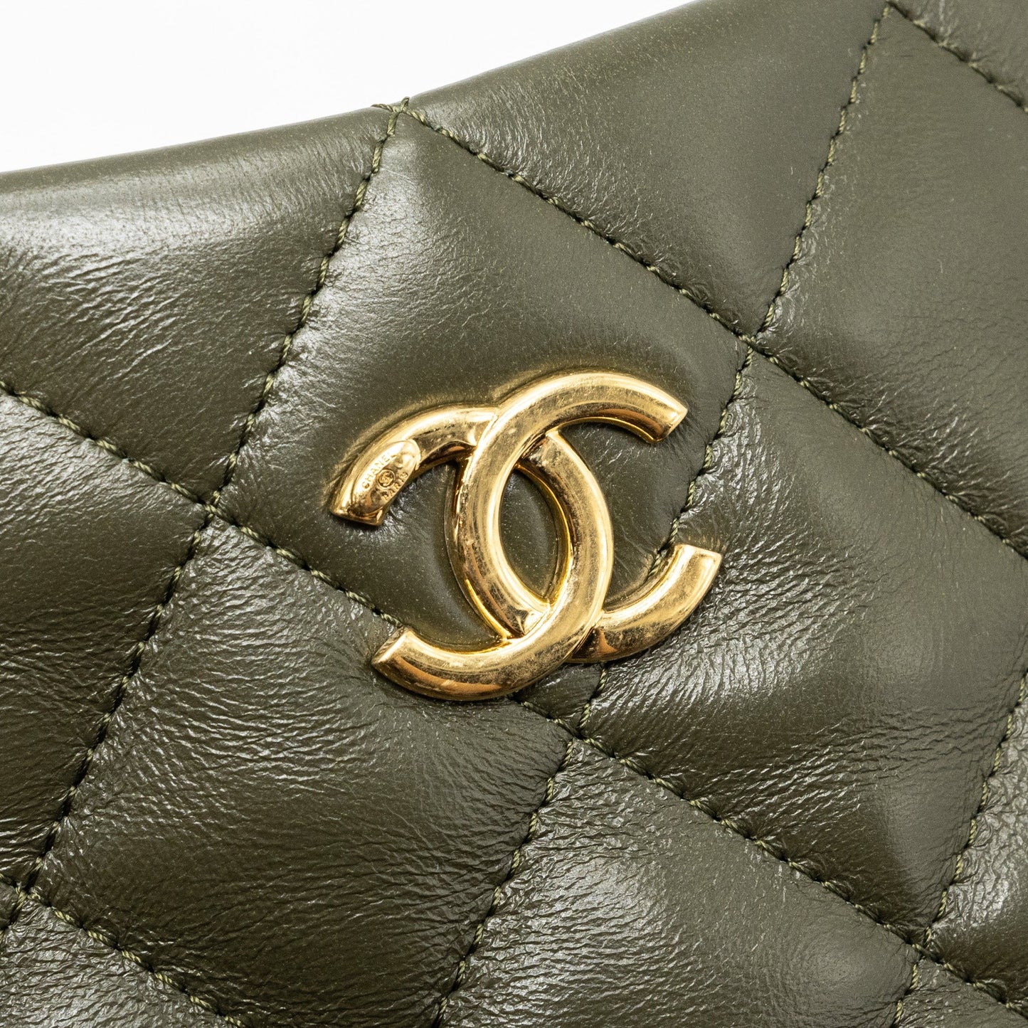 Chanel 22k Hobo Bag Lambskin Green  (microchip)