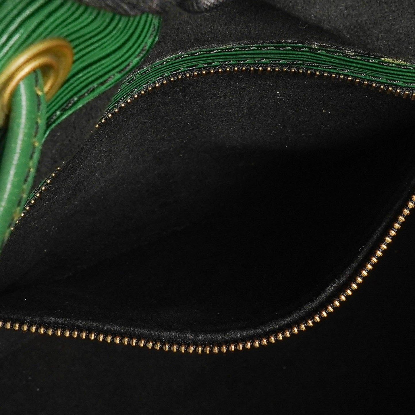 Louis Vuitton Noe Grande GM Green EPI Leather Shoulder Bag