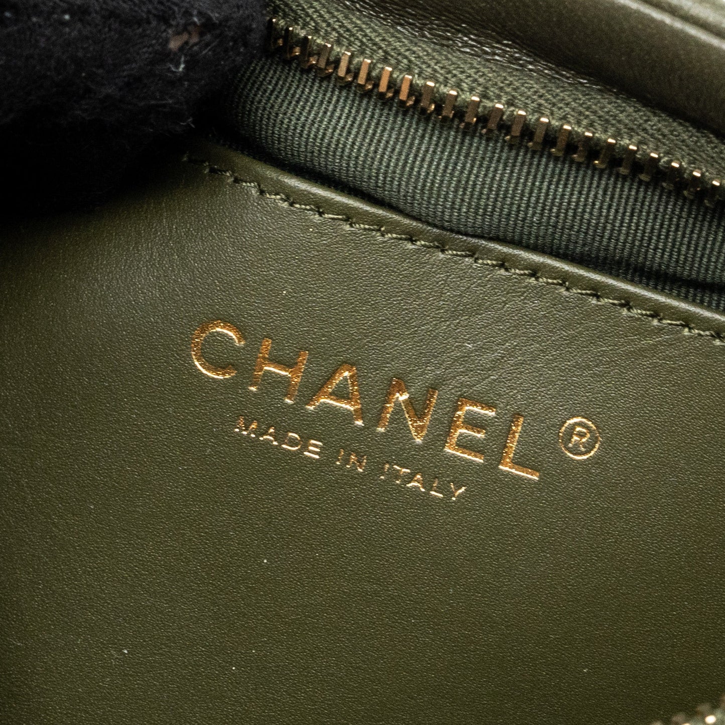 Chanel 22k Hobo Bag Lambskin Green  (microchip)