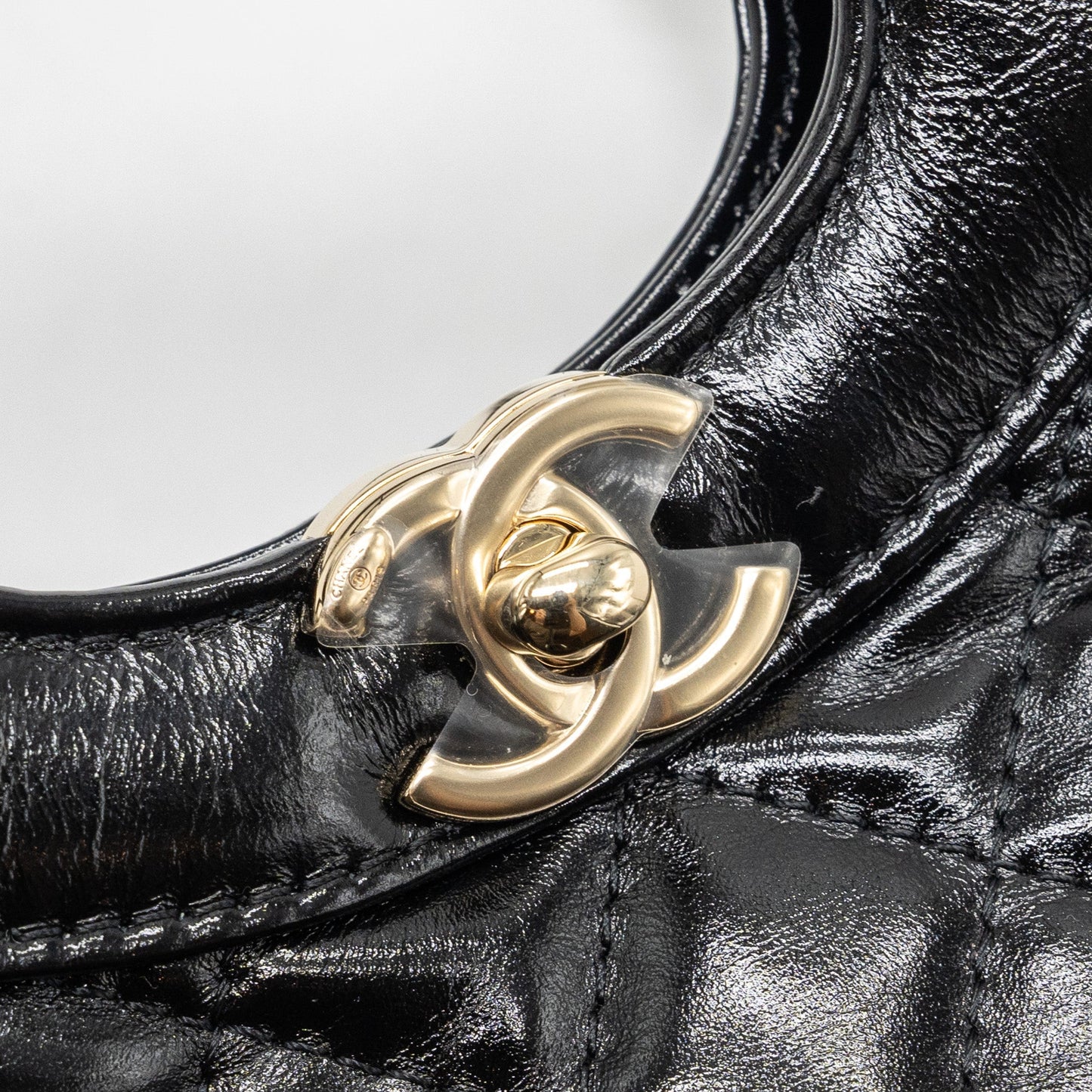 Chanel 24C mini 31 bag shiny calfskin black L (microchip)