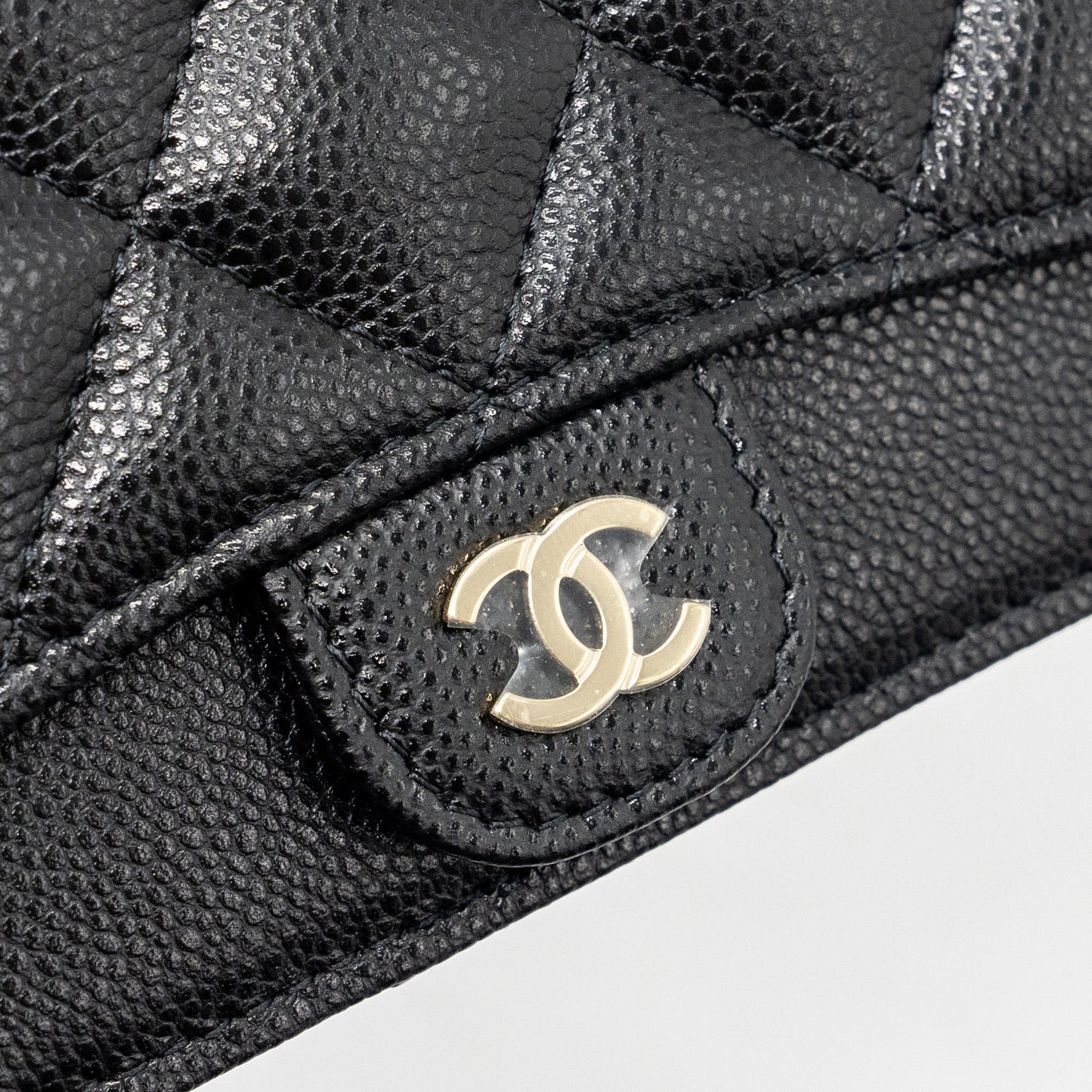 Chanel flap with zip card holder caviar black  (microchip)