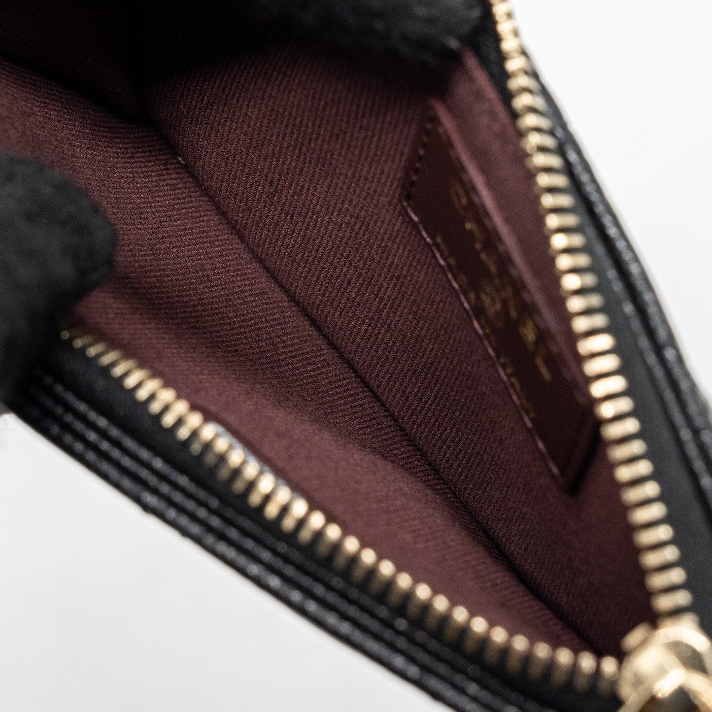 Chanel flap with zip card holder caviar black  (microchip)