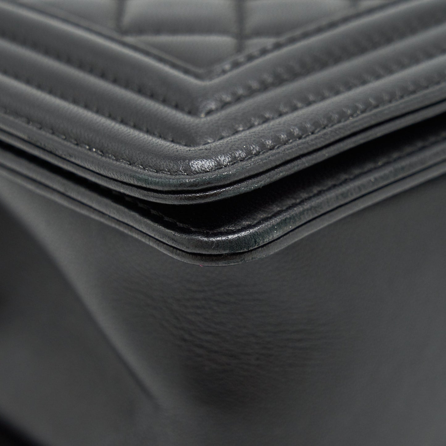 Chanel medium boy black Lambskin Ruthenium