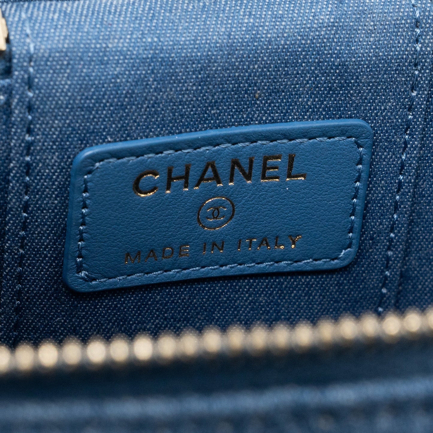 Chanel pearl crush mini vanity with chain Denim Blue