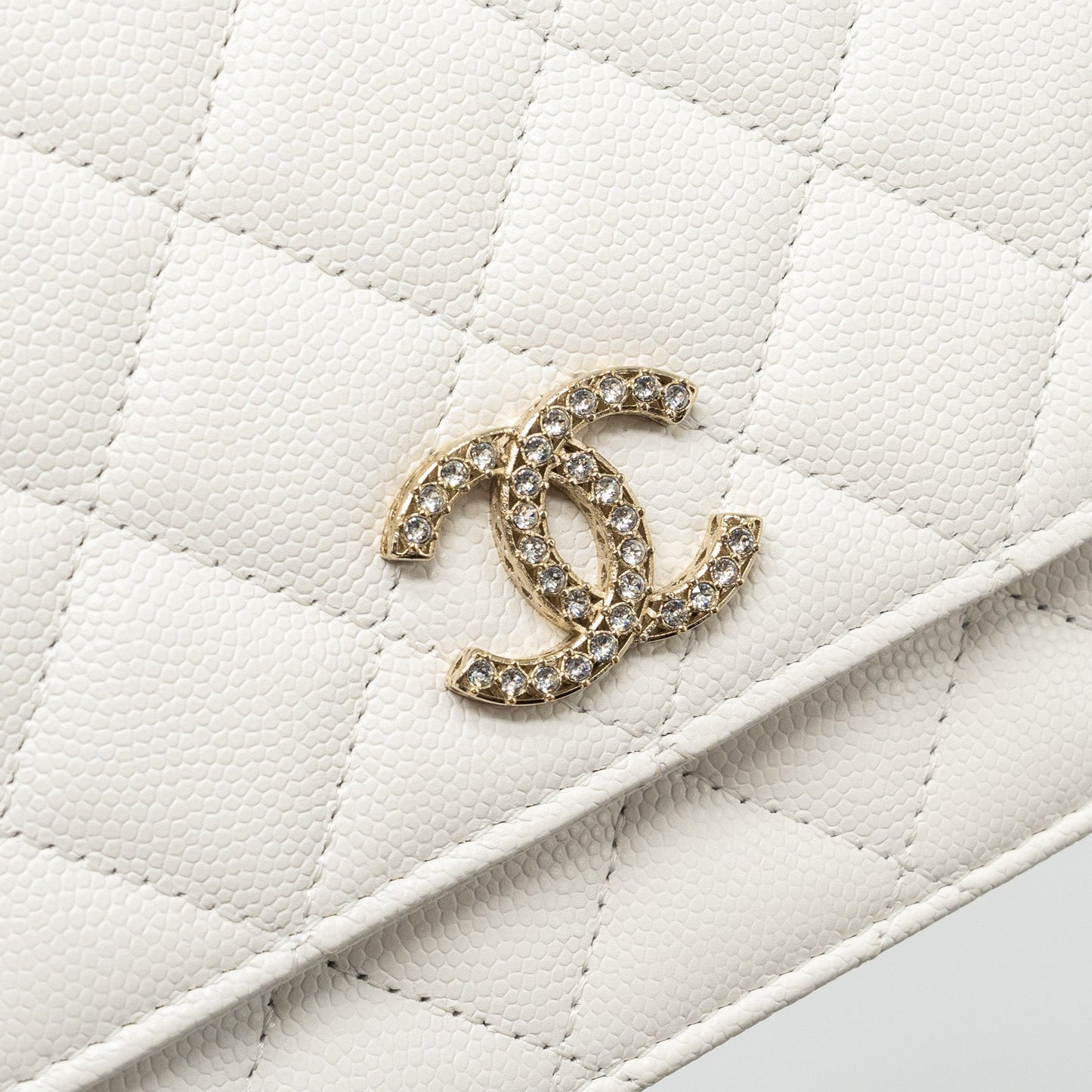 Chanel Detail Crystal CC Logo Wallet On Chain Caviar White L(Microchip)