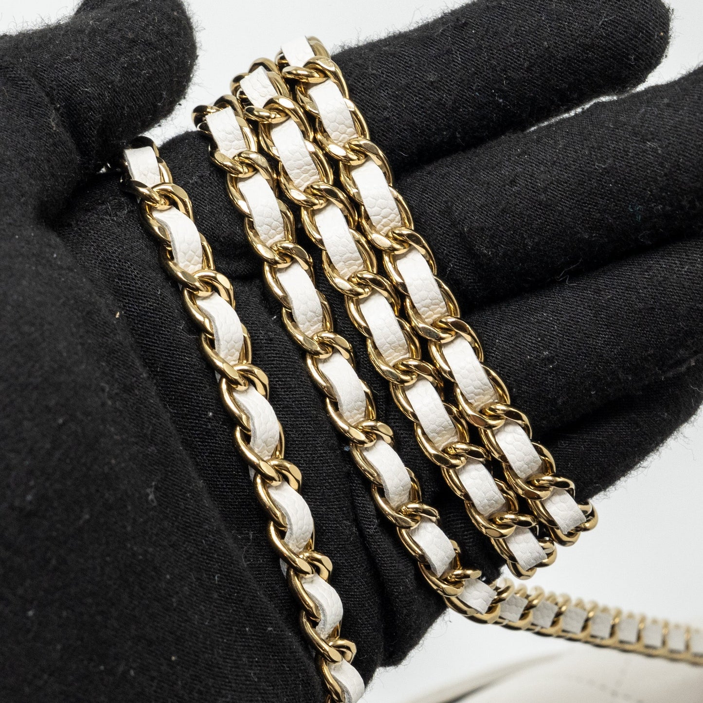 Chanel Detail Crystal CC Logo Wallet On Chain Caviar White L(Microchip)