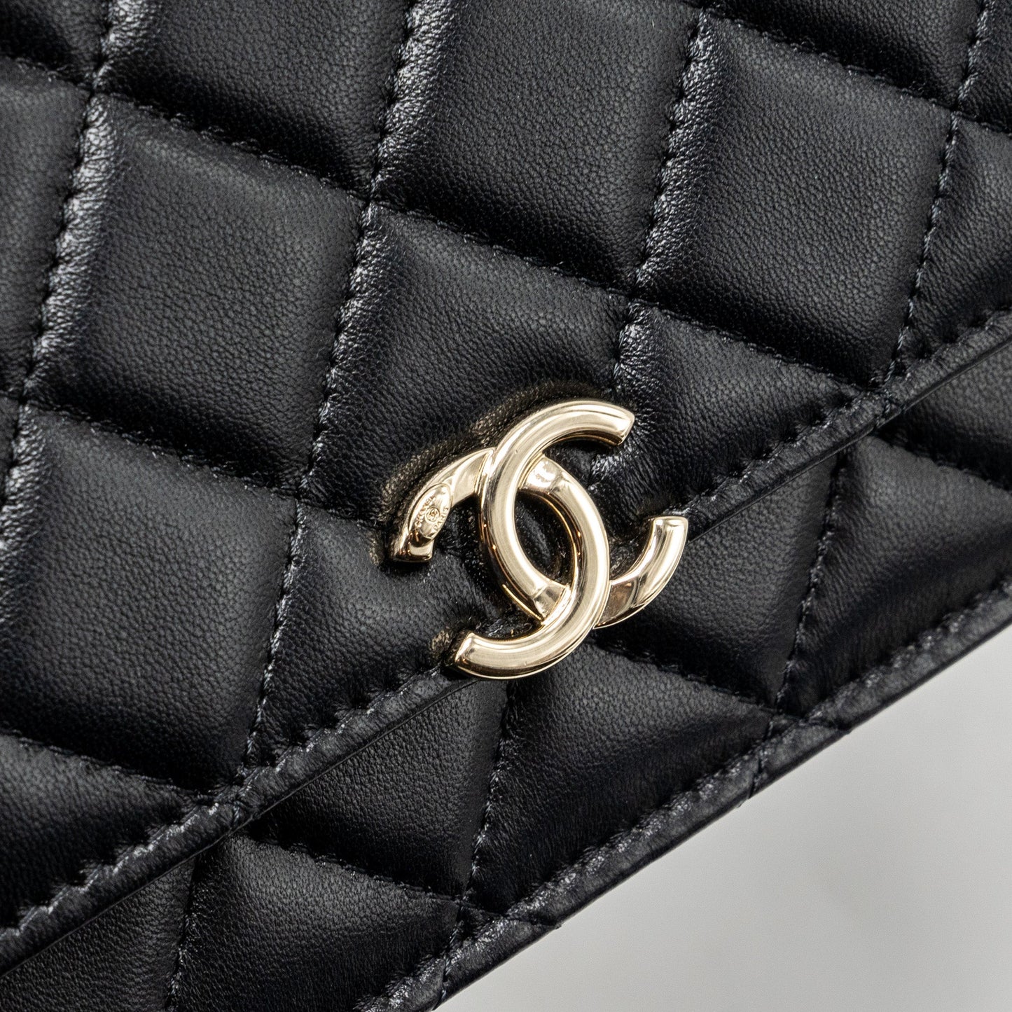 CHANEL leather top handle wallet on chain lambskin black L (microchip)