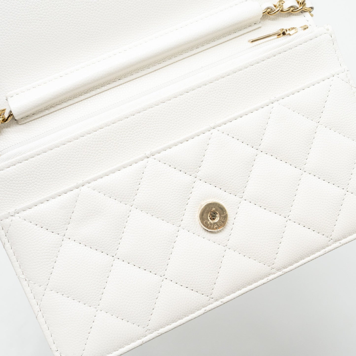 Chanel Detail Crystal CC Logo Wallet On Chain Caviar White L(Microchip)