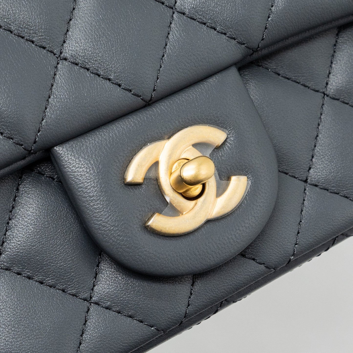 Chanel pearl crush mini rectangular flap bag Lambskin dark grey  (microchip)