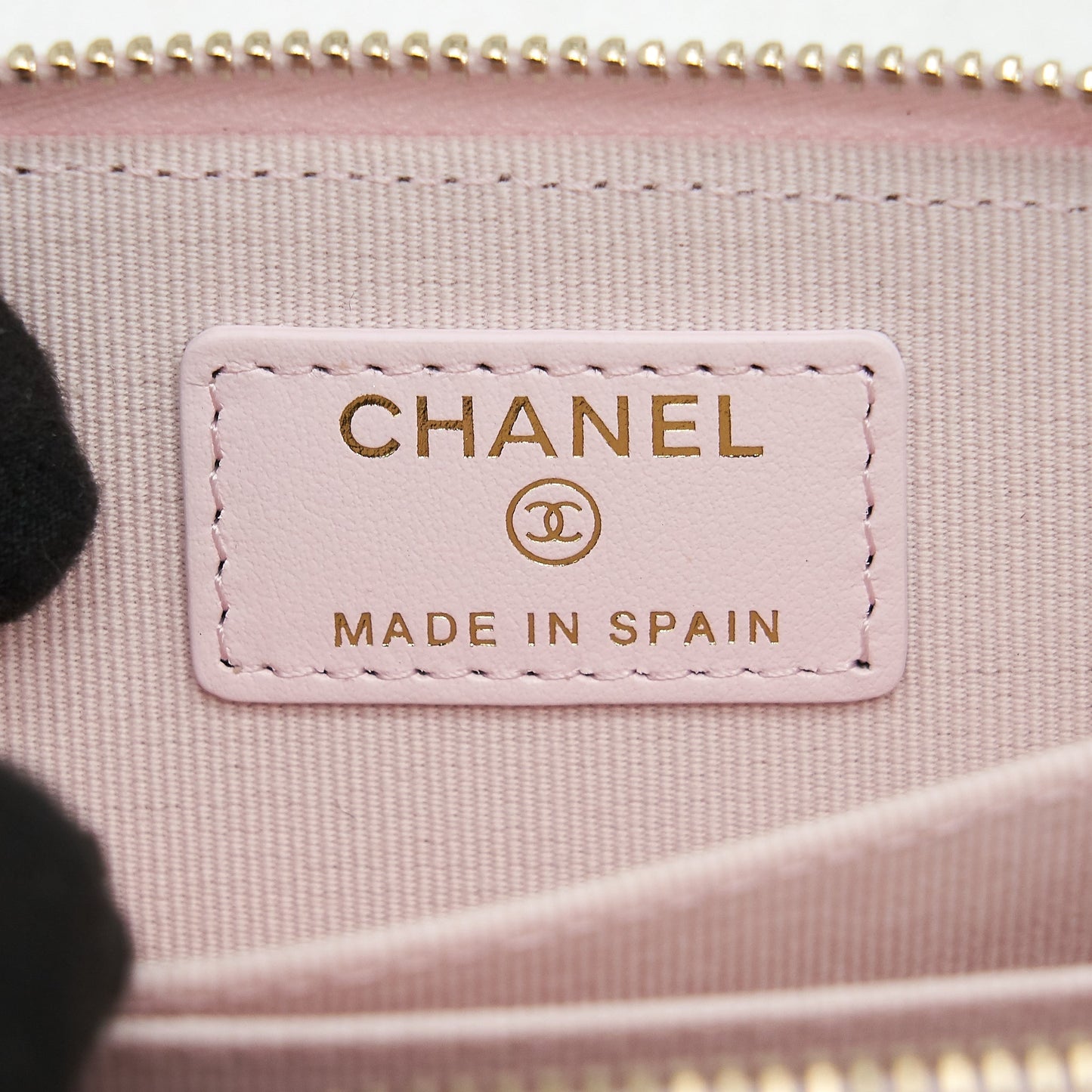 Chanel 22P Zip Card holder Caviar pink L