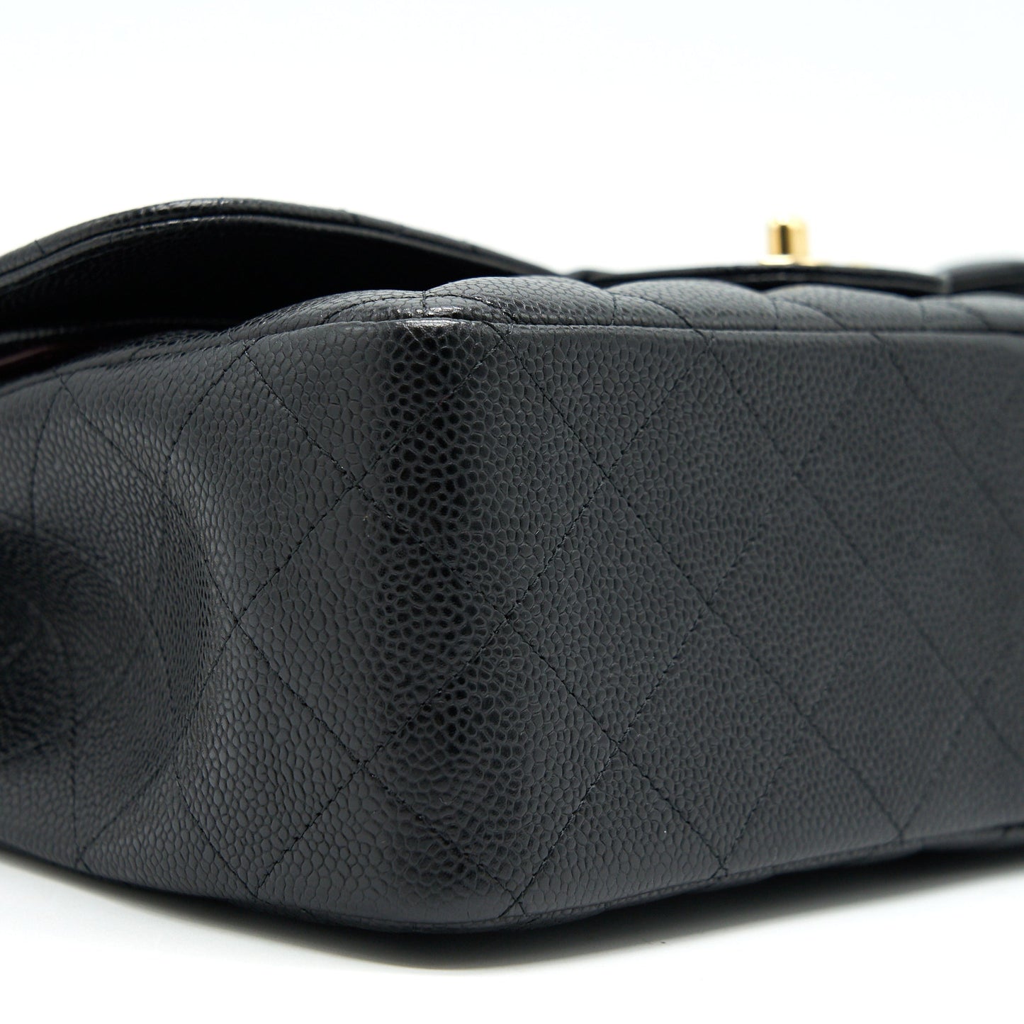 CHANEL JUMBO CLASSIC DOUBLE FLAP IN CAVIAR BLACK