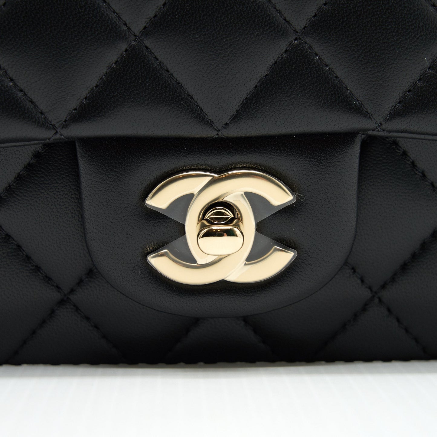 Chanel 21K top handle mini Rectangular flap Bag Black L
