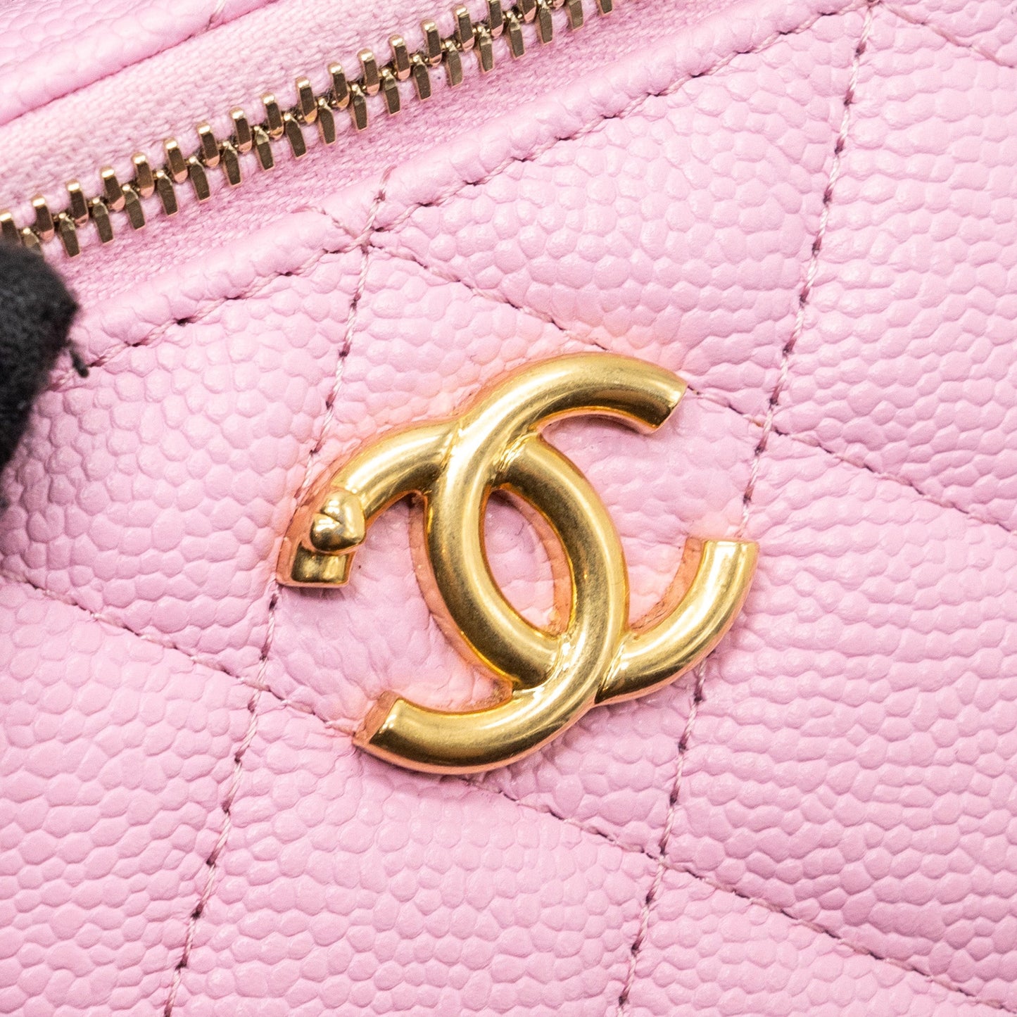 Chanel mini vanity with chain caviar light pink  (Microchip)