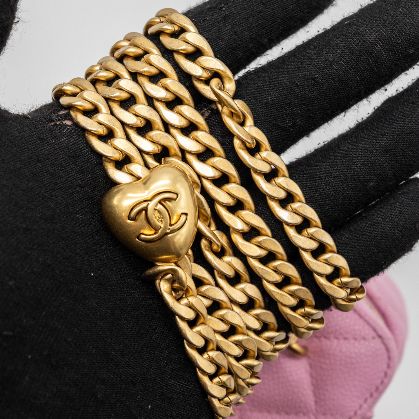 Chanel mini vanity with chain caviar light pink  (Microchip)