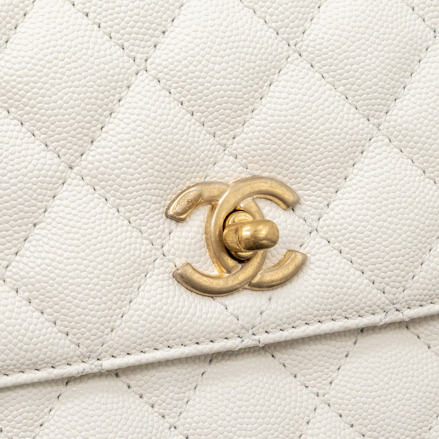 Chanel 23P detailed top handle Small coco handle caviar white  (microchip )