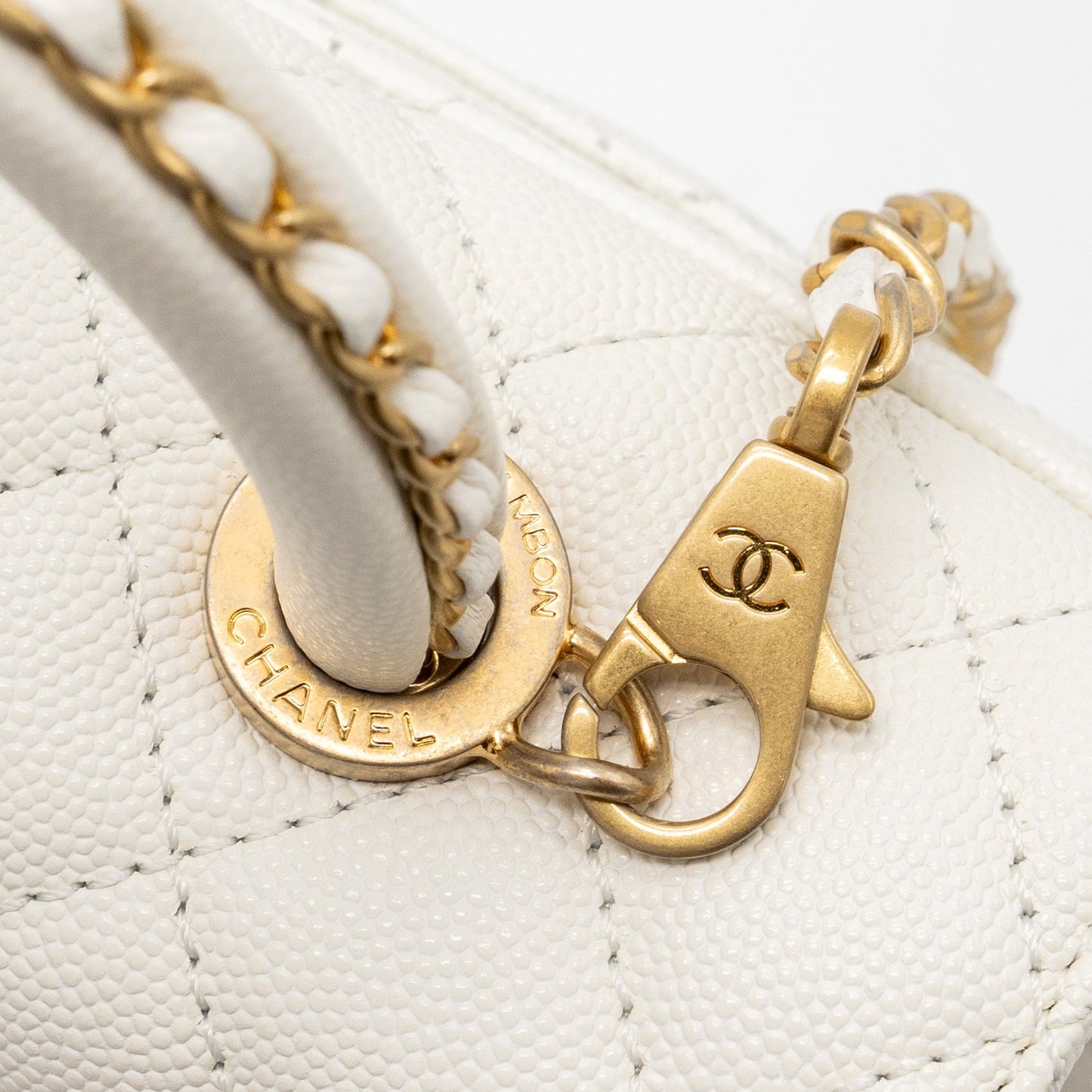 Chanel 23P detailed top handle Small coco handle caviar white  (microchip )