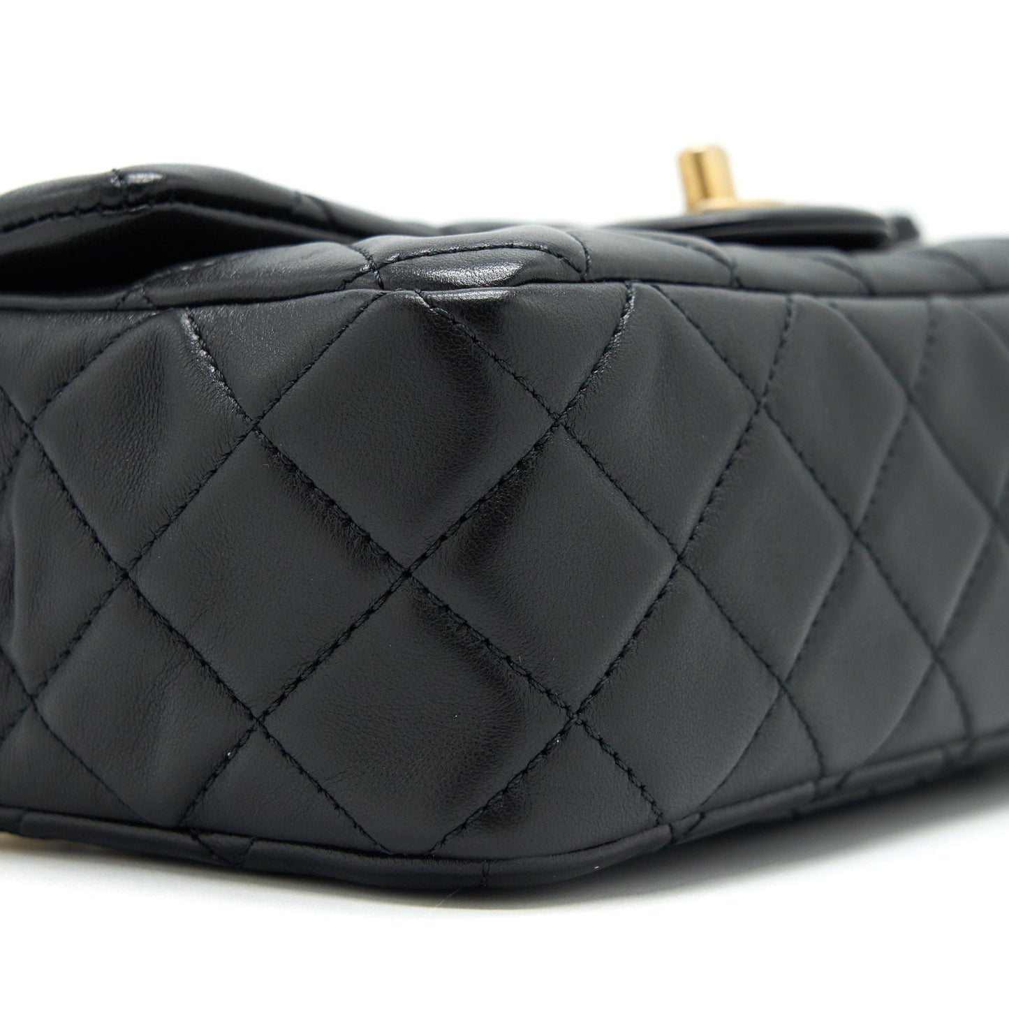 Chanel 22C pearl Crush Mini rectangular Flap Bag Lambskin Black
