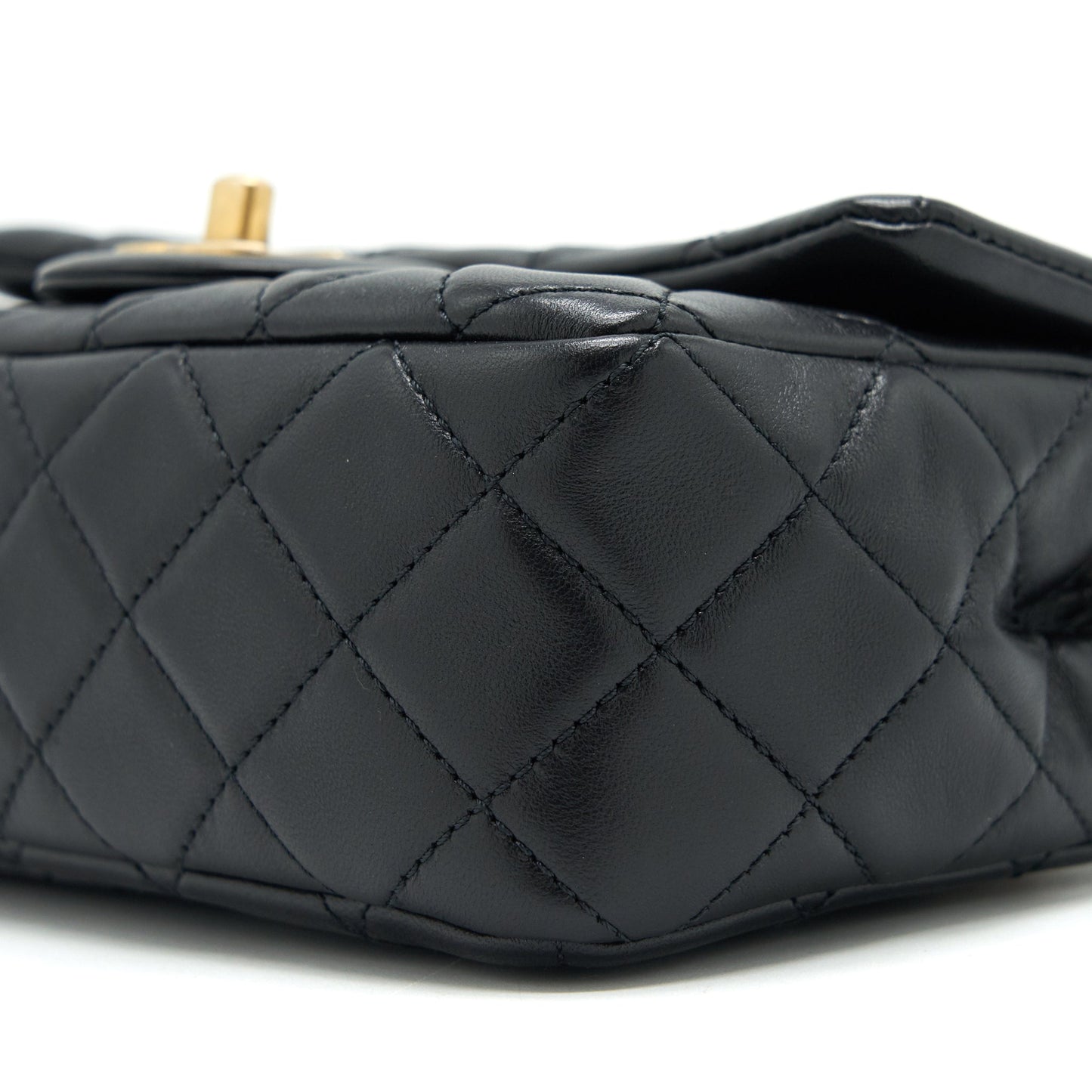 Chanel 22C pearl Crush Mini rectangular Flap Bag Lambskin Black