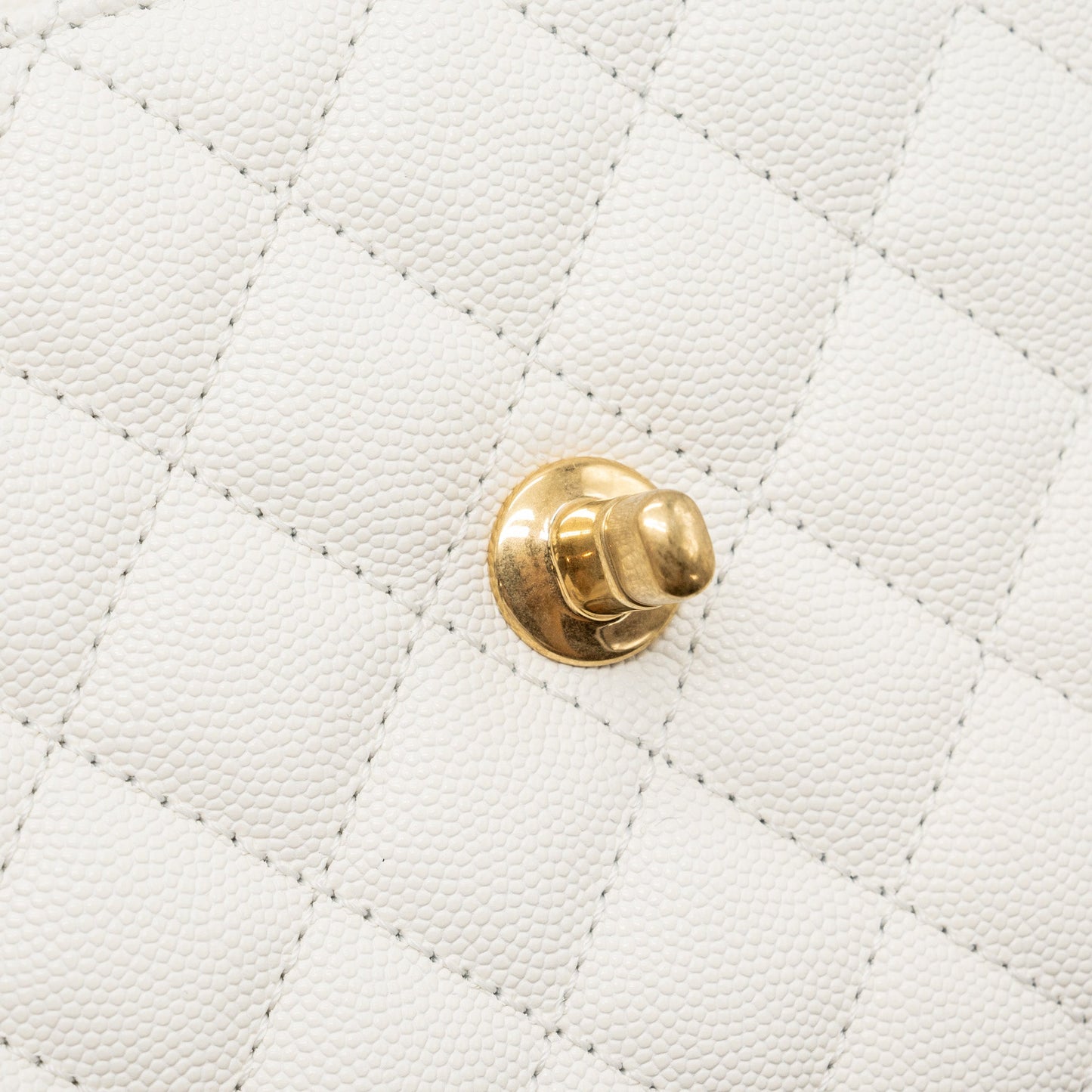 Chanel 23P detailed top handle Small coco handle caviar white  (microchip )