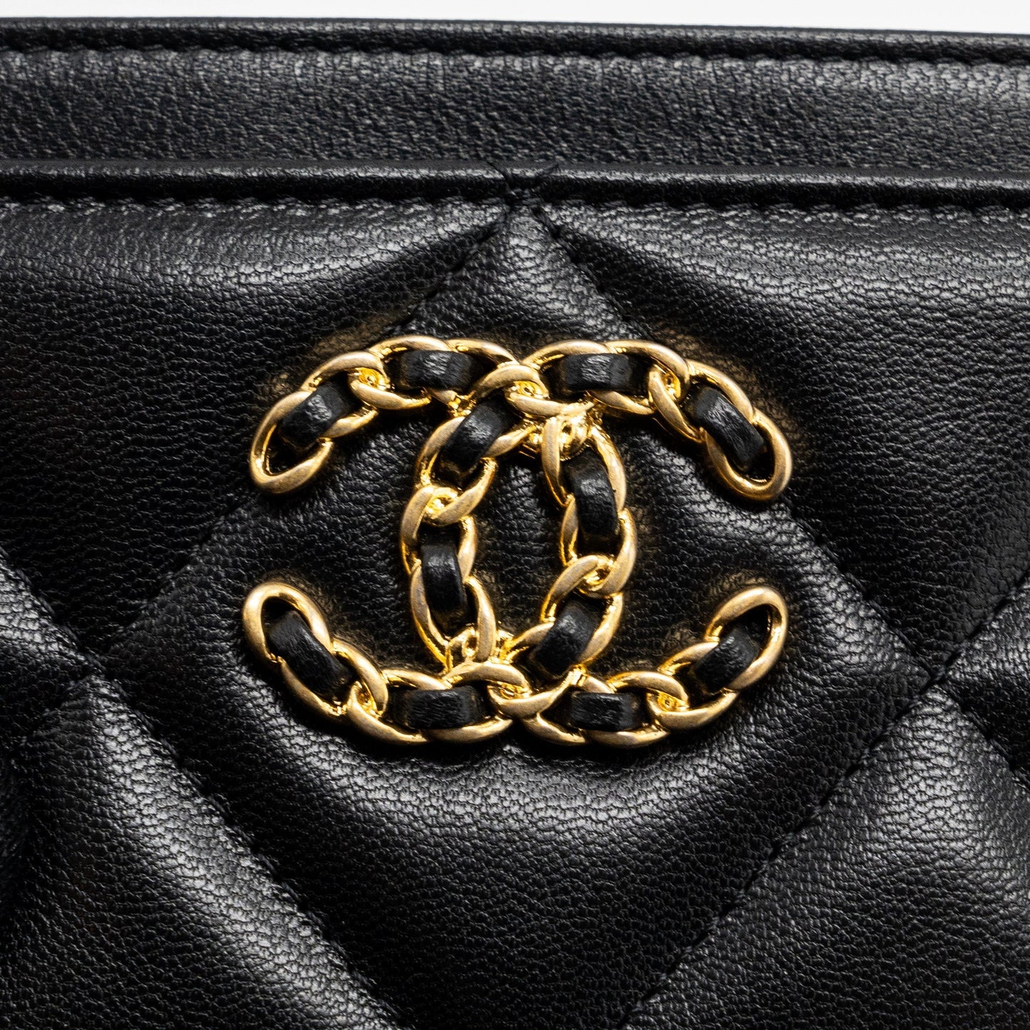 Chanel 19 Cardholder Lambskin Black