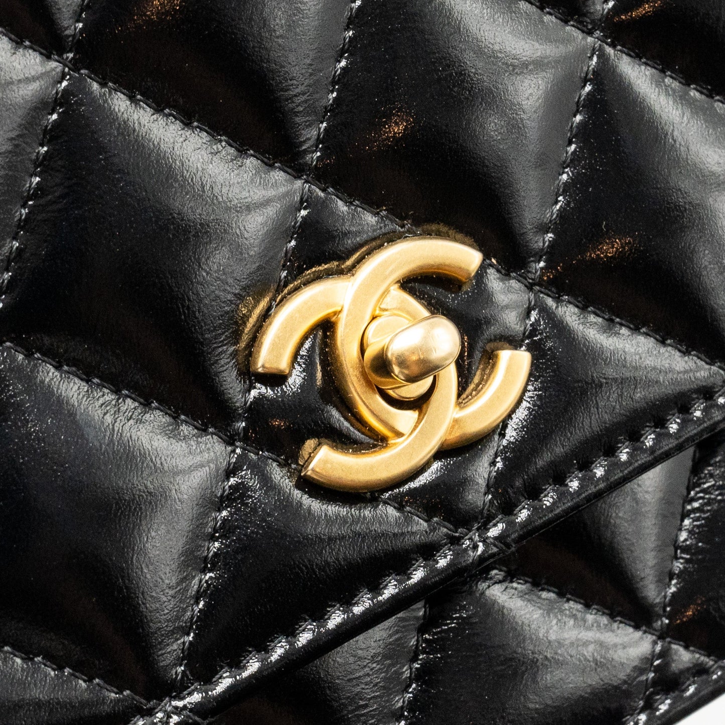 Chanel 24A Wallet On Chain Shiny Calfskin Black  (Microchip)