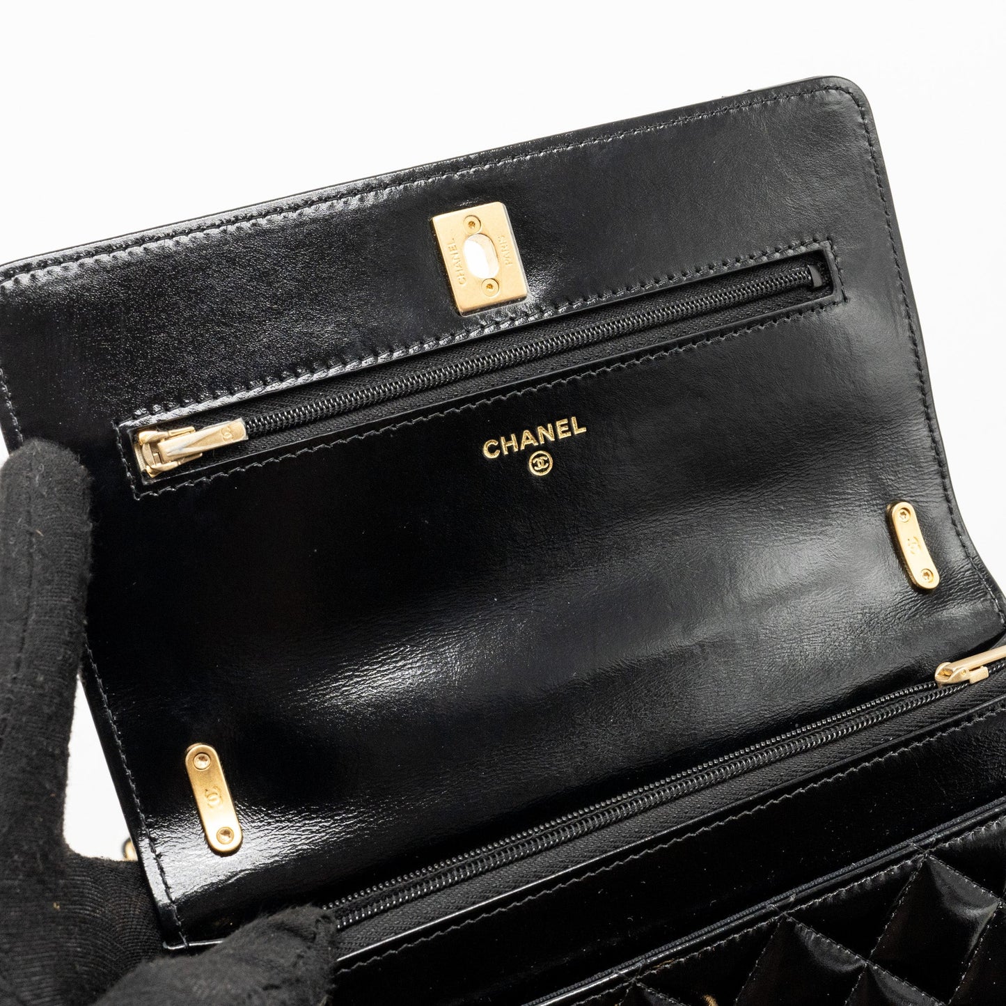 Chanel 24A Wallet On Chain Shiny Calfskin Black  (Microchip)
