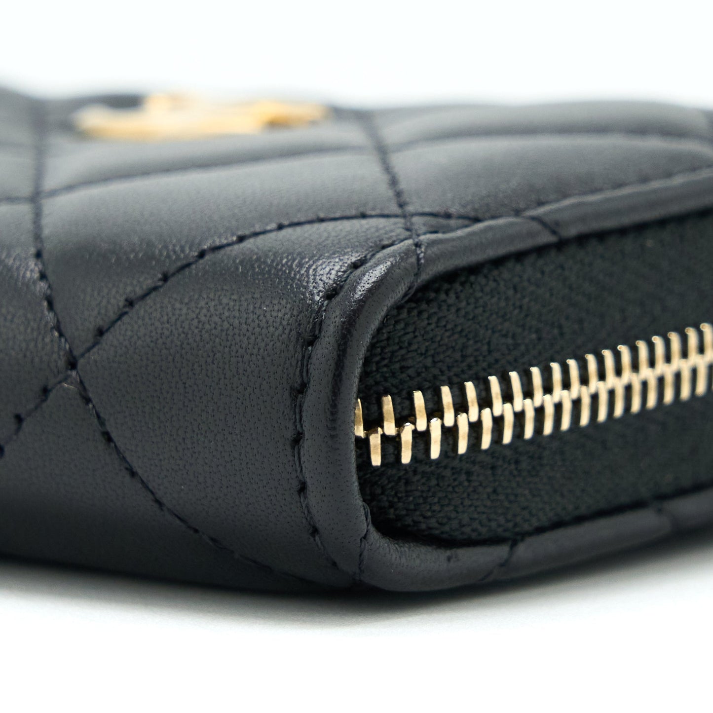 Chanel 22C Pearl Crush Card holder With Chain Lambskin Black