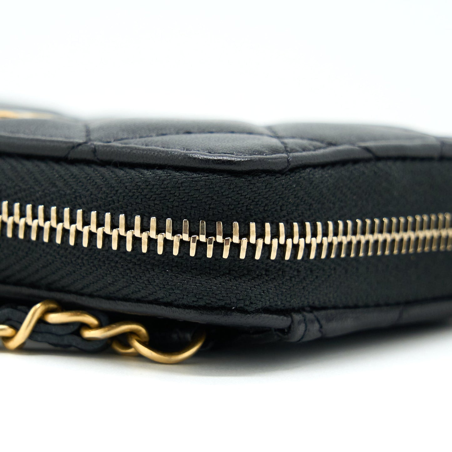 Chanel 22C Pearl Crush Card holder With Chain Lambskin Black