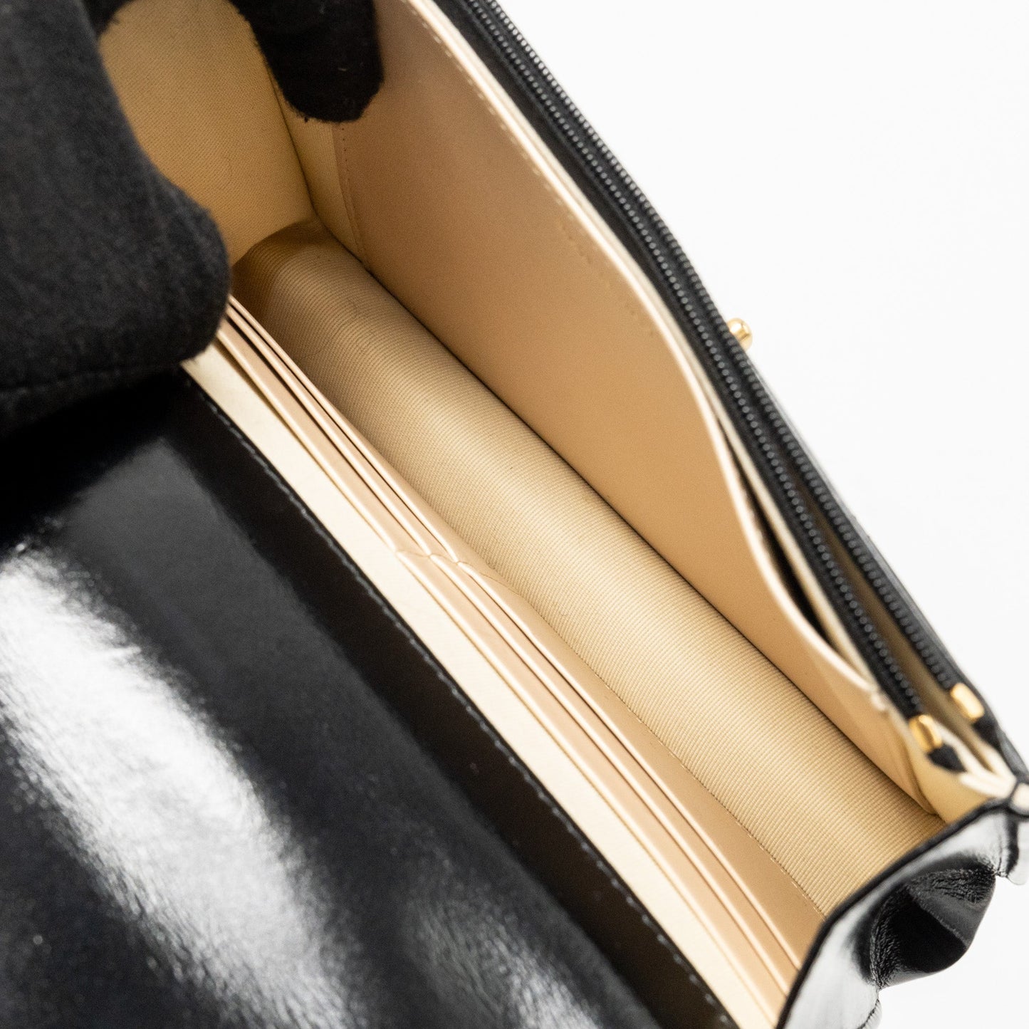 Chanel 24A Wallet On Chain Shiny Calfskin Black  (Microchip)
