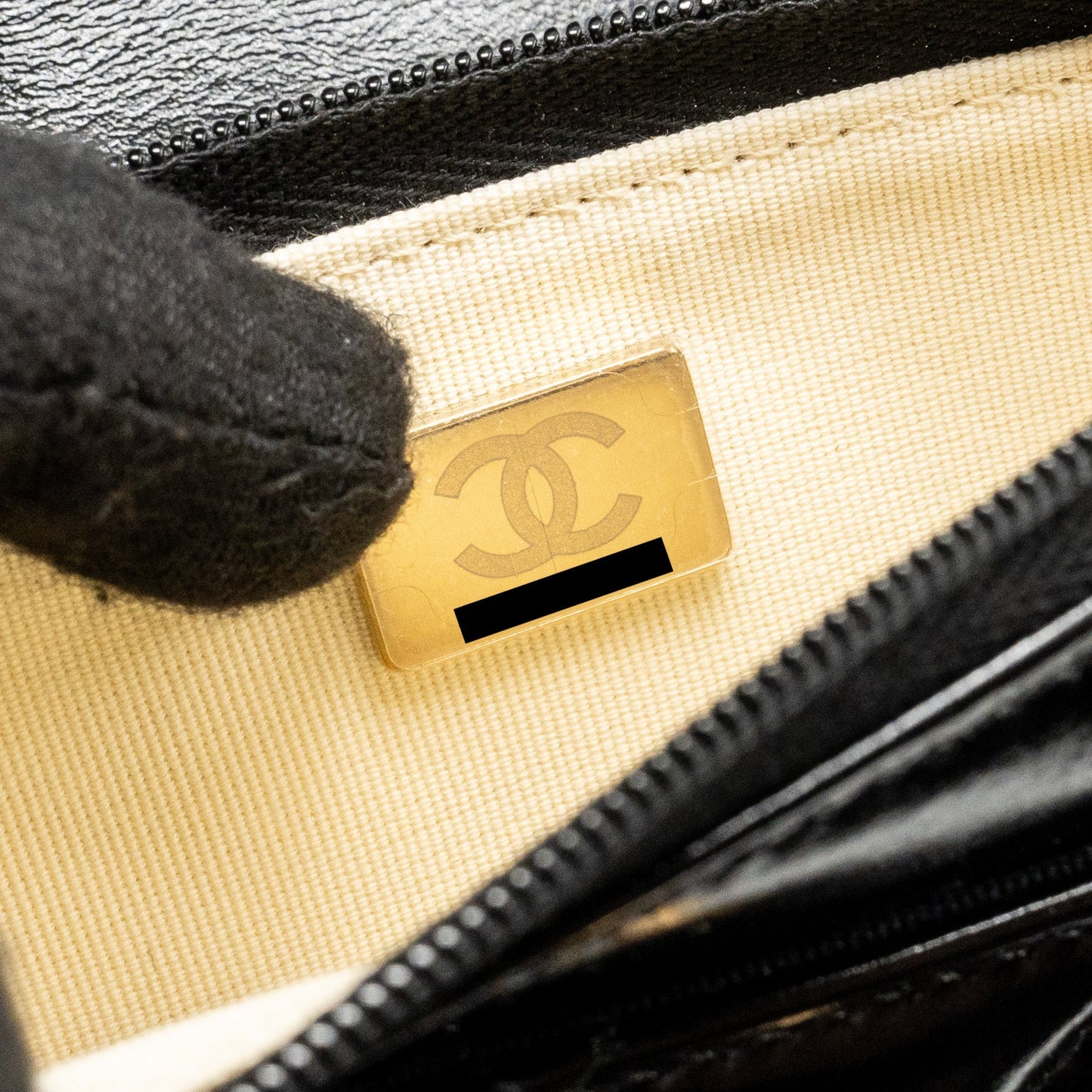 Chanel 24A Wallet On Chain Shiny Calfskin Black  (Microchip)