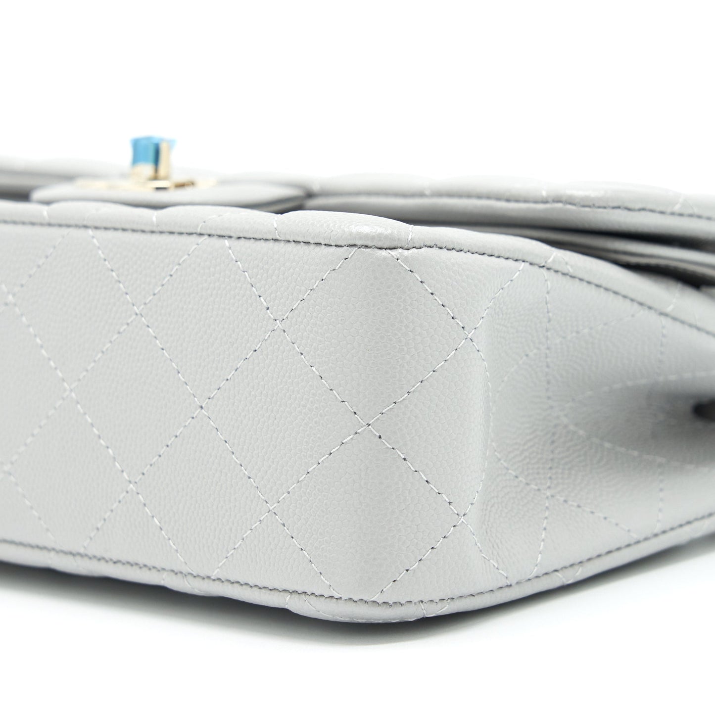 Chanel 21A Small Classic Double Flap Bag Caviar NC634 Light Grey L