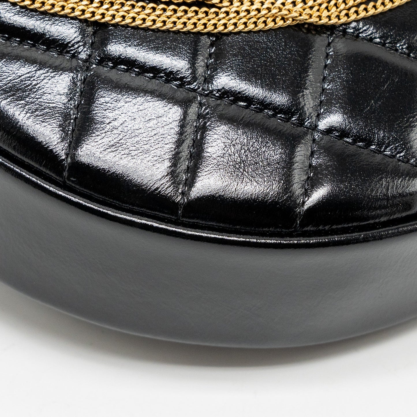 Chanel 21A Round Clutch with Detail Chain Calfskin Black (microchip)