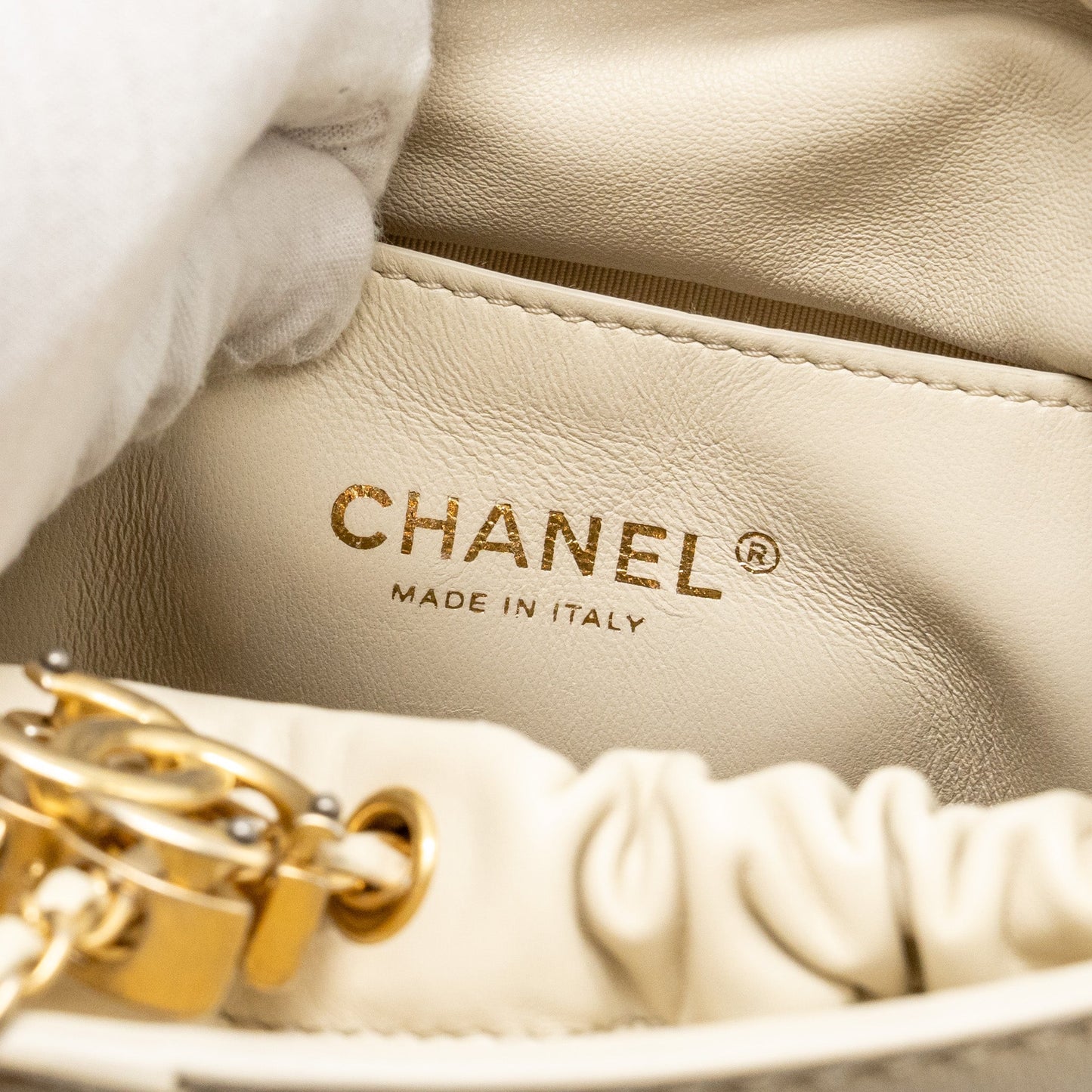 Chanel bucket bag lambskin creamy white
