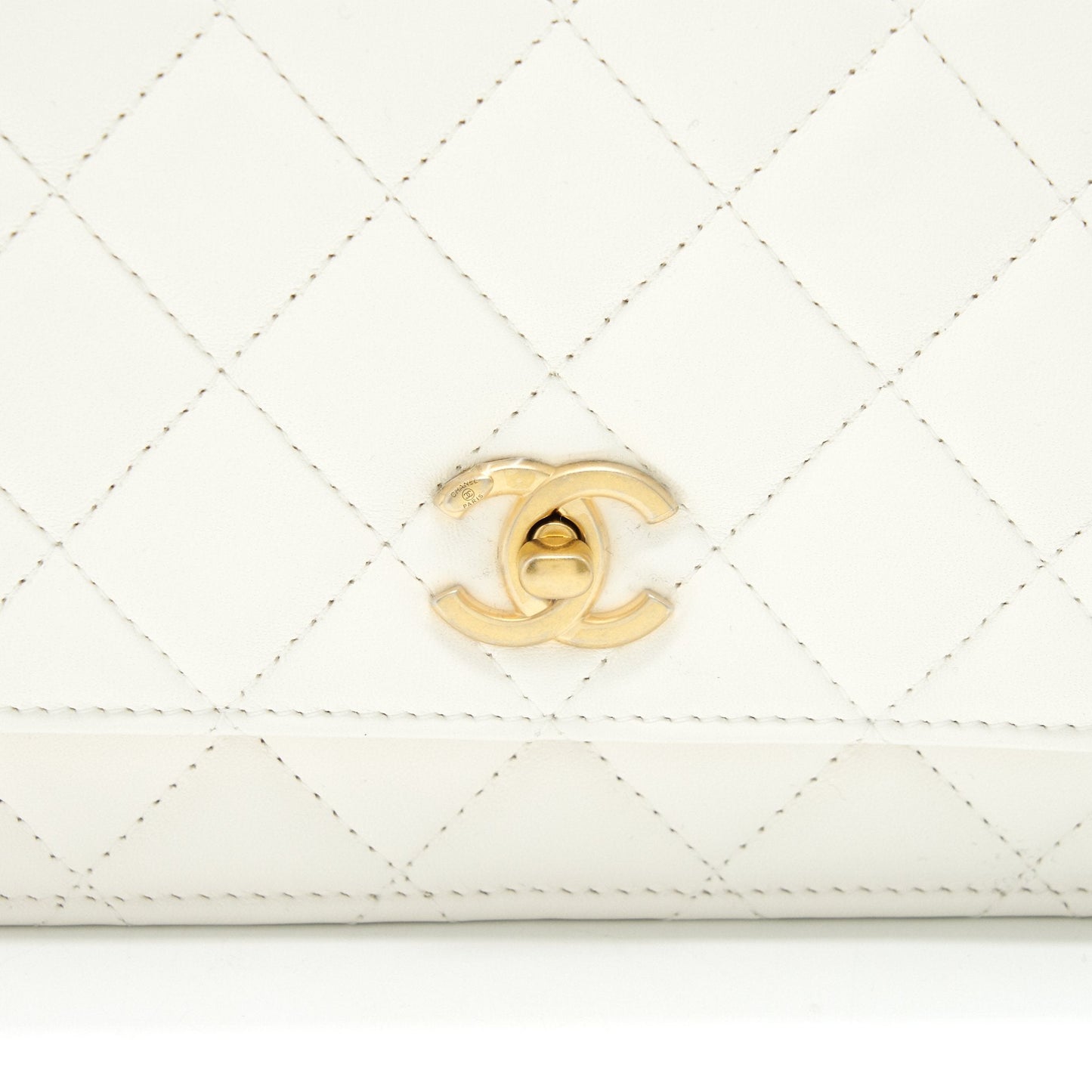 CHANEL Pearl Crush Wallet on Chain White