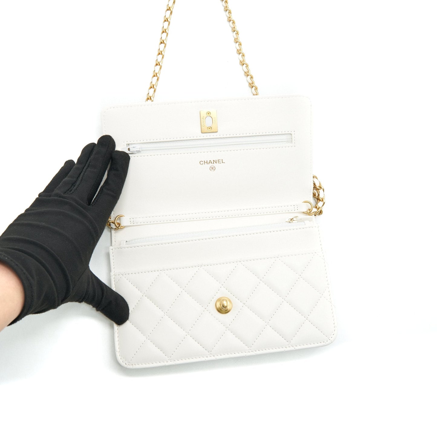 CHANEL Pearl Crush Wallet on Chain White